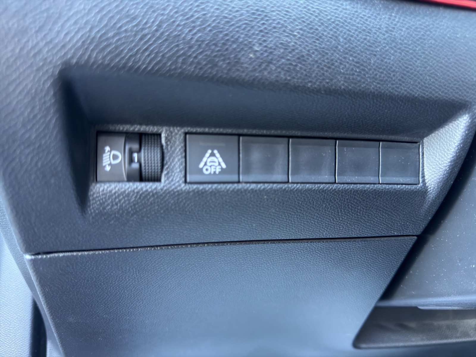 PEUGEOT 2008 1.2 PureTech Active-image-24