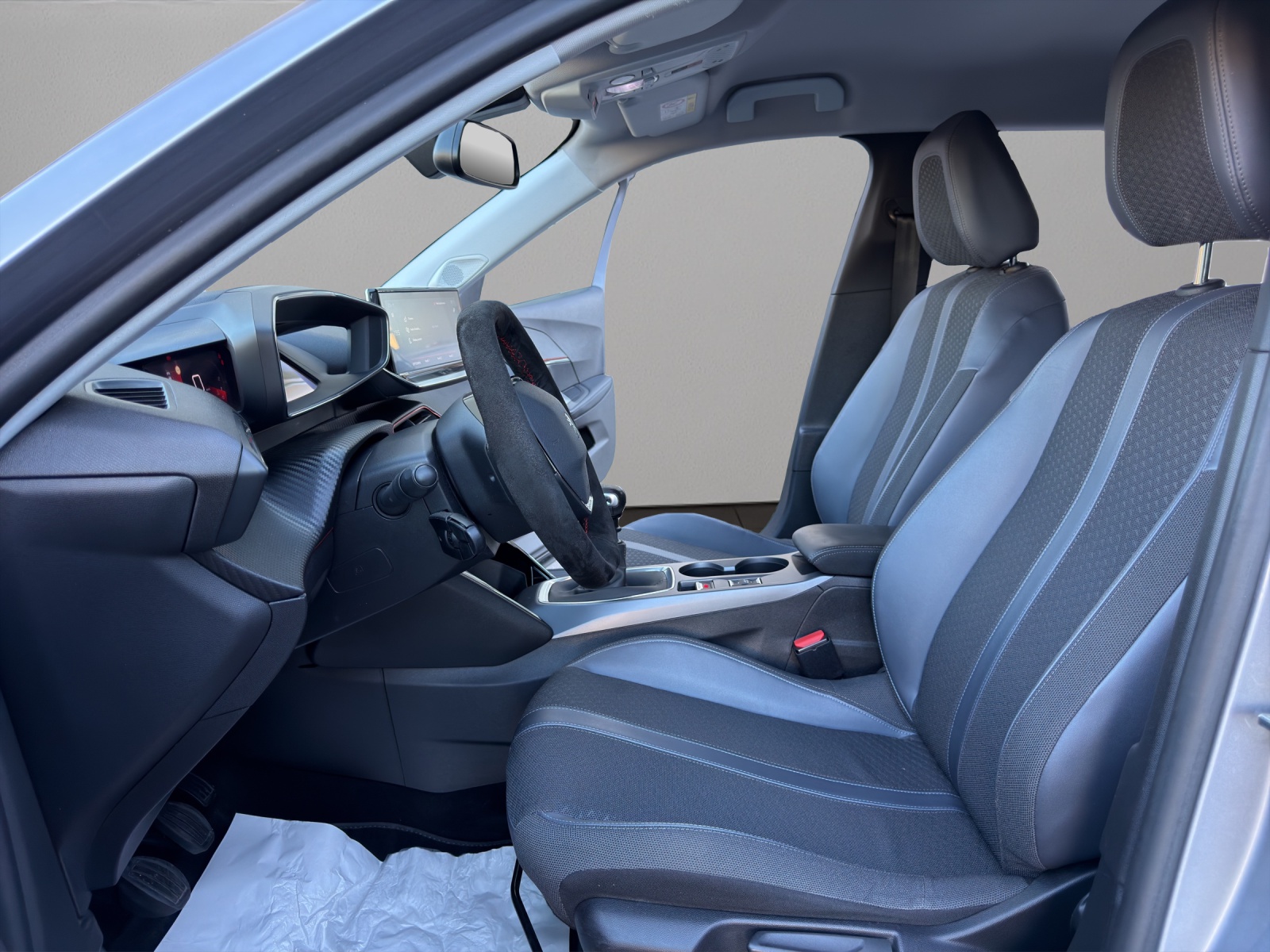 PEUGEOT 2008 1.2 PureTech Active-image-8