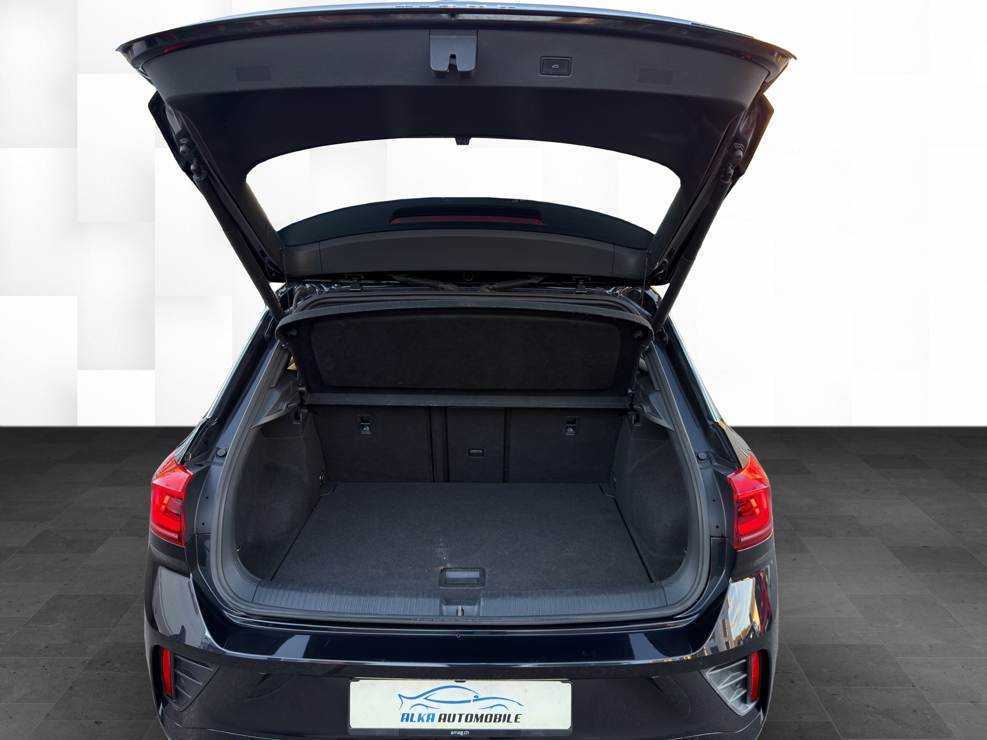 VW T-Roc 2.0 TSI R-Line DSG 4Motion-image-9
