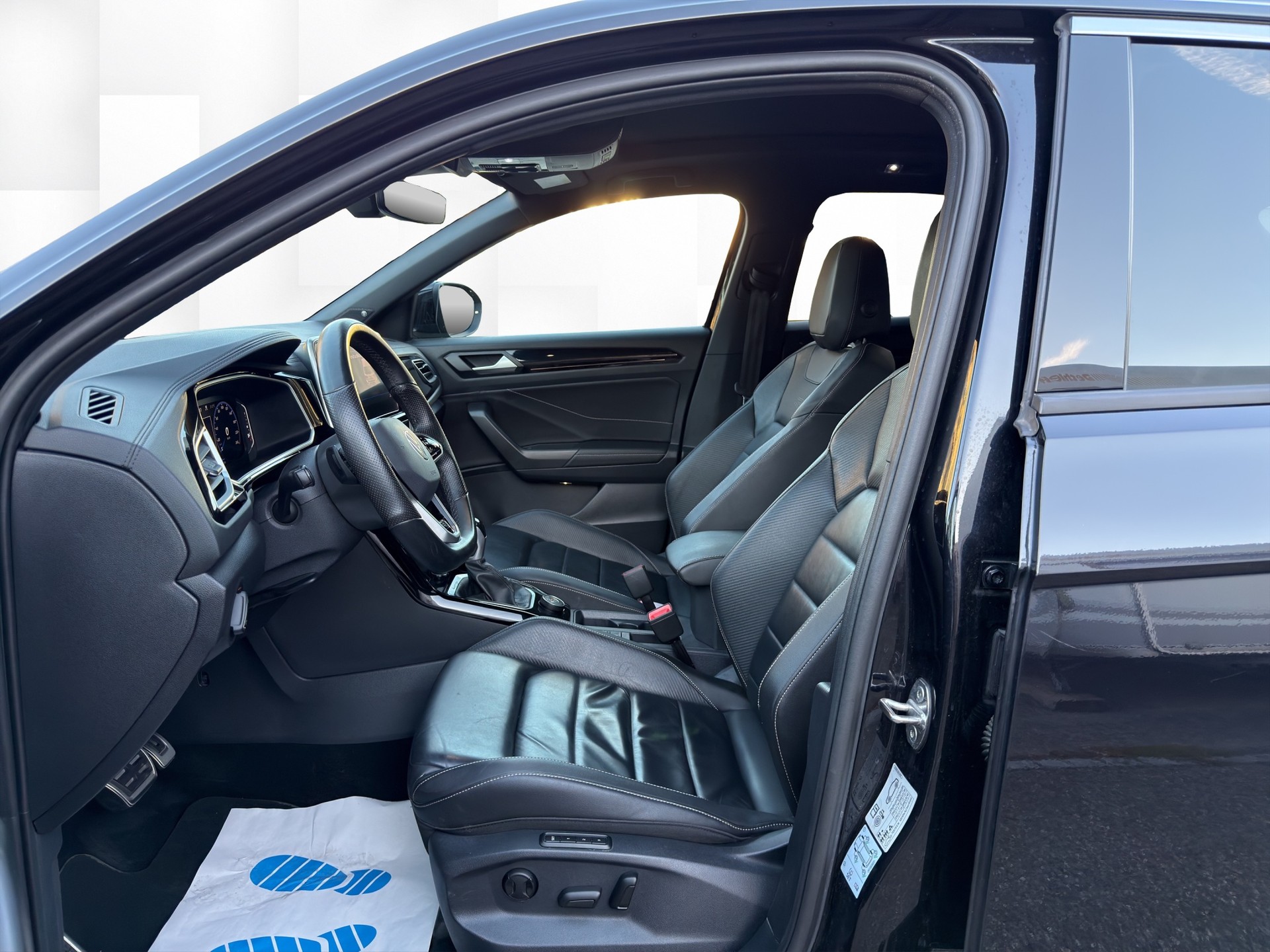 VW T-Roc 2.0 TSI R-Line DSG 4Motion-image-8