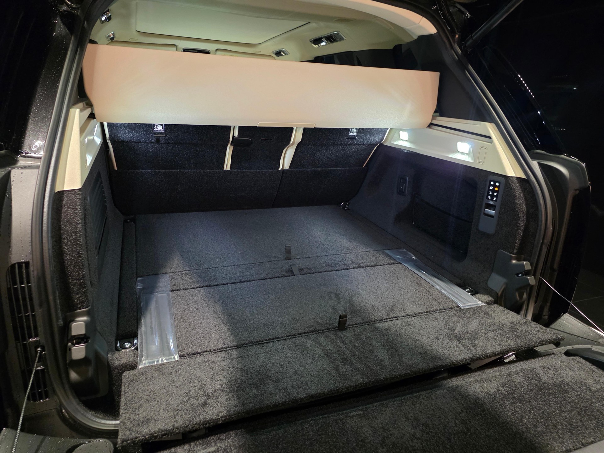LAND ROVER Range Rover 4.4 V8 Autobiography-image-3