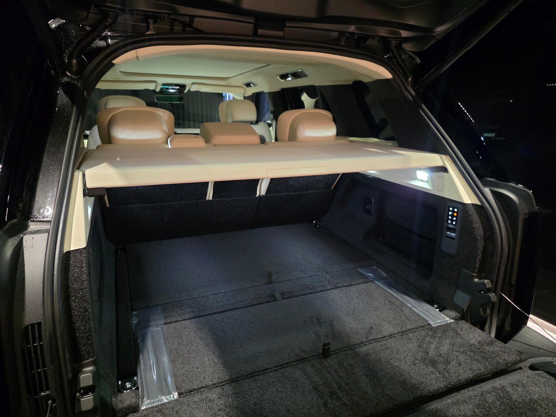 LAND ROVER Range Rover 4.4 V8 Autobiography-image-4