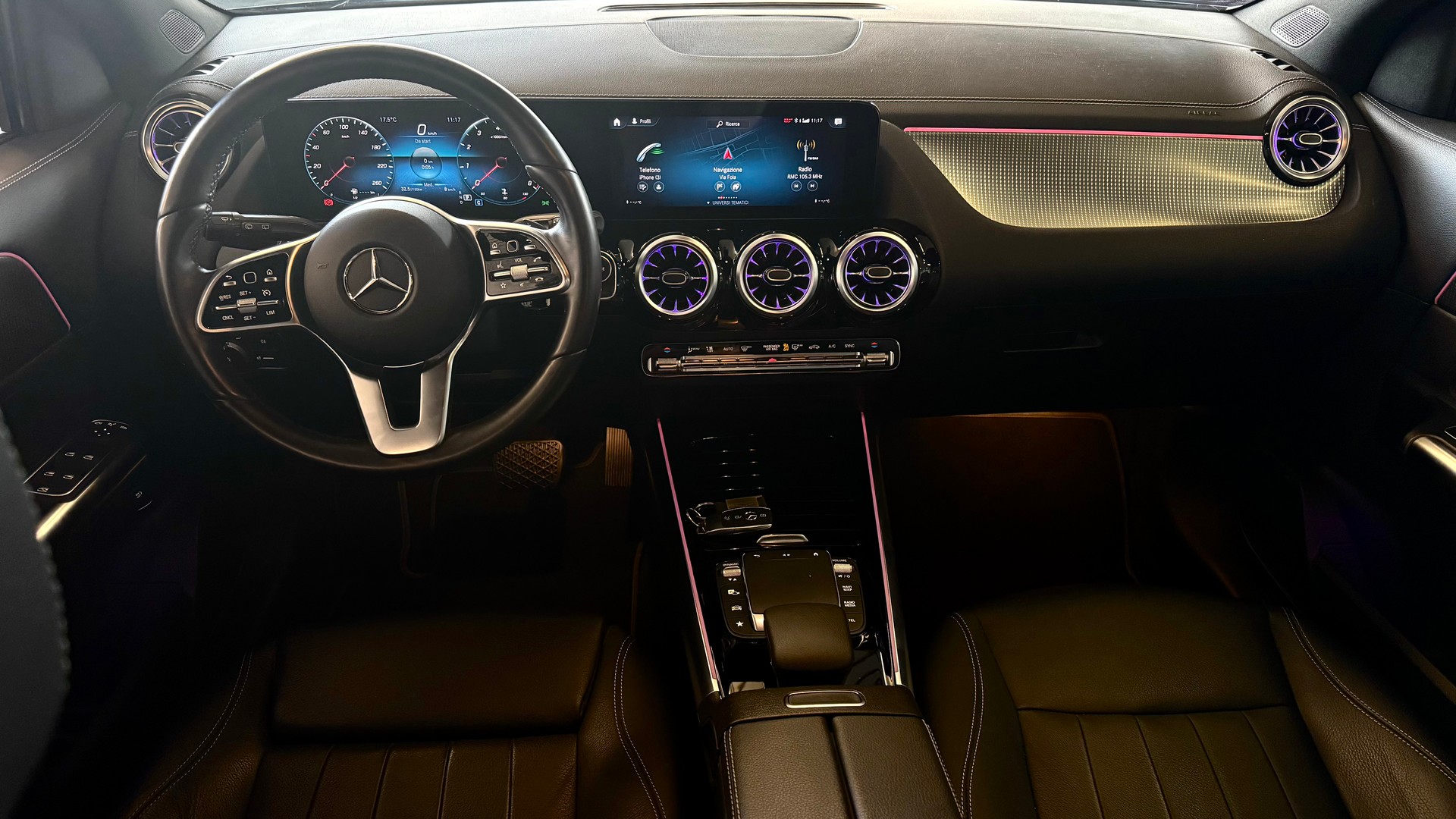 MERCEDES-BENZ GLA 200 AMG Line 7G-DCT-image-10