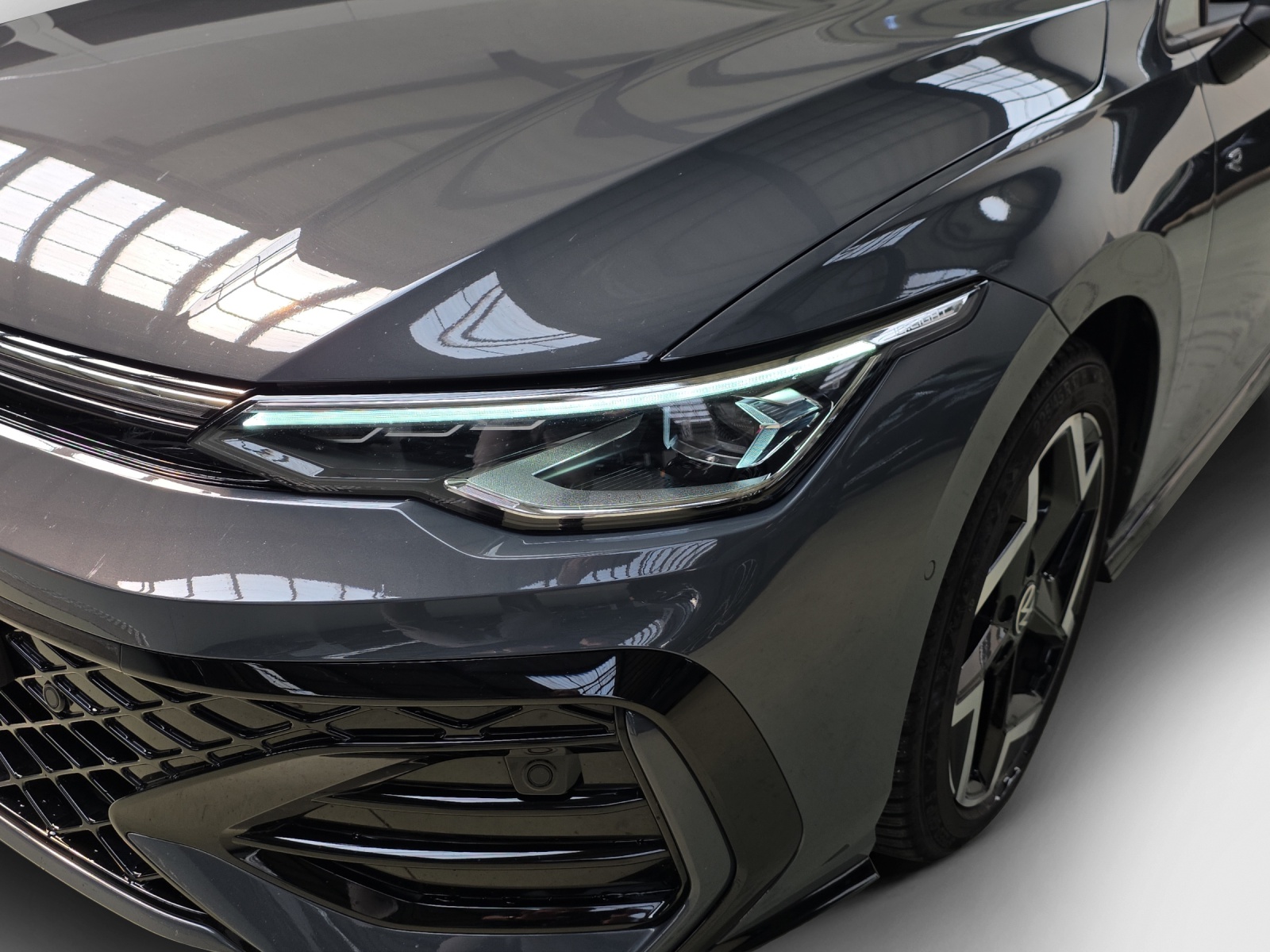 VW Golf 2.0 TSI R-Line DSG 4 Motion-image-15