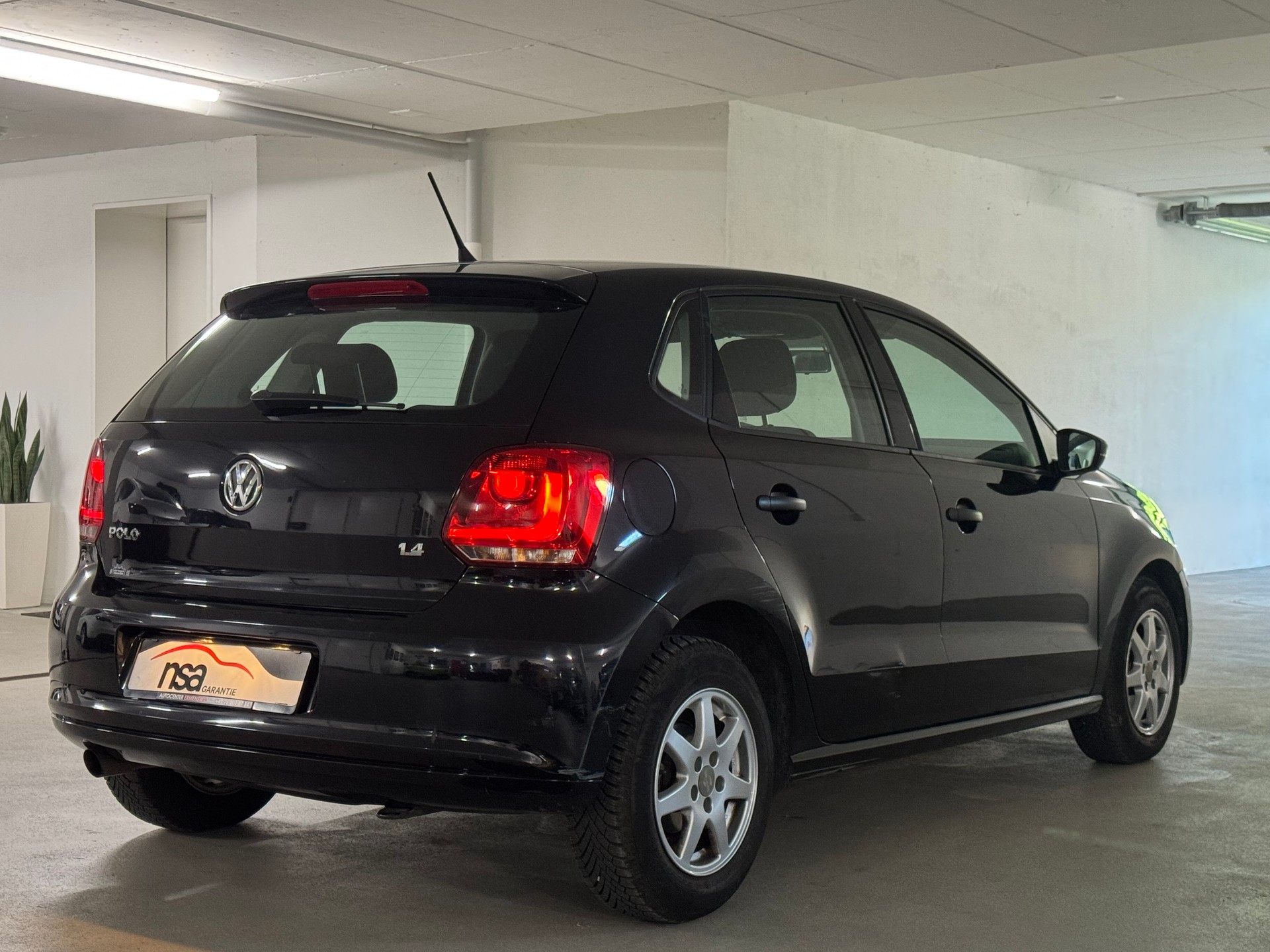 VW Polo 1.4 16V Comfortline 1-Hand-image-6