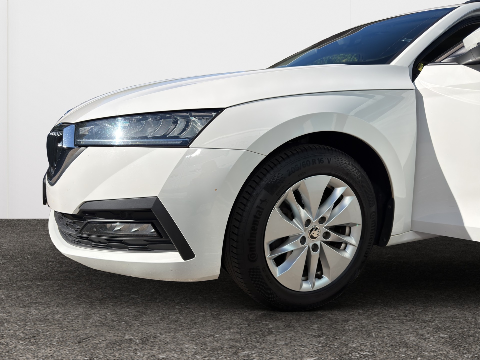 SKODA Octavia Combi 2.0 TDI DSG Ambition 4x4-image-7