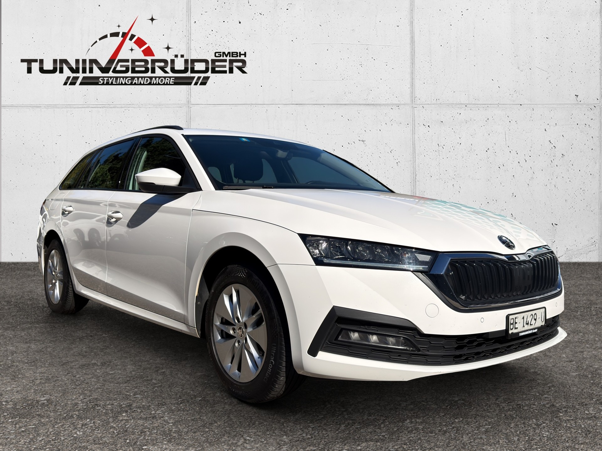 SKODA Octavia Combi 2.0 TDI DSG Ambition 4x4-image-1