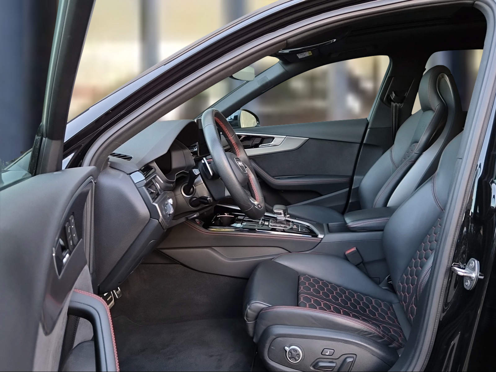 AUDI RS4 Avant quattro tiptronic Mythosschwarz Metallic-image-8