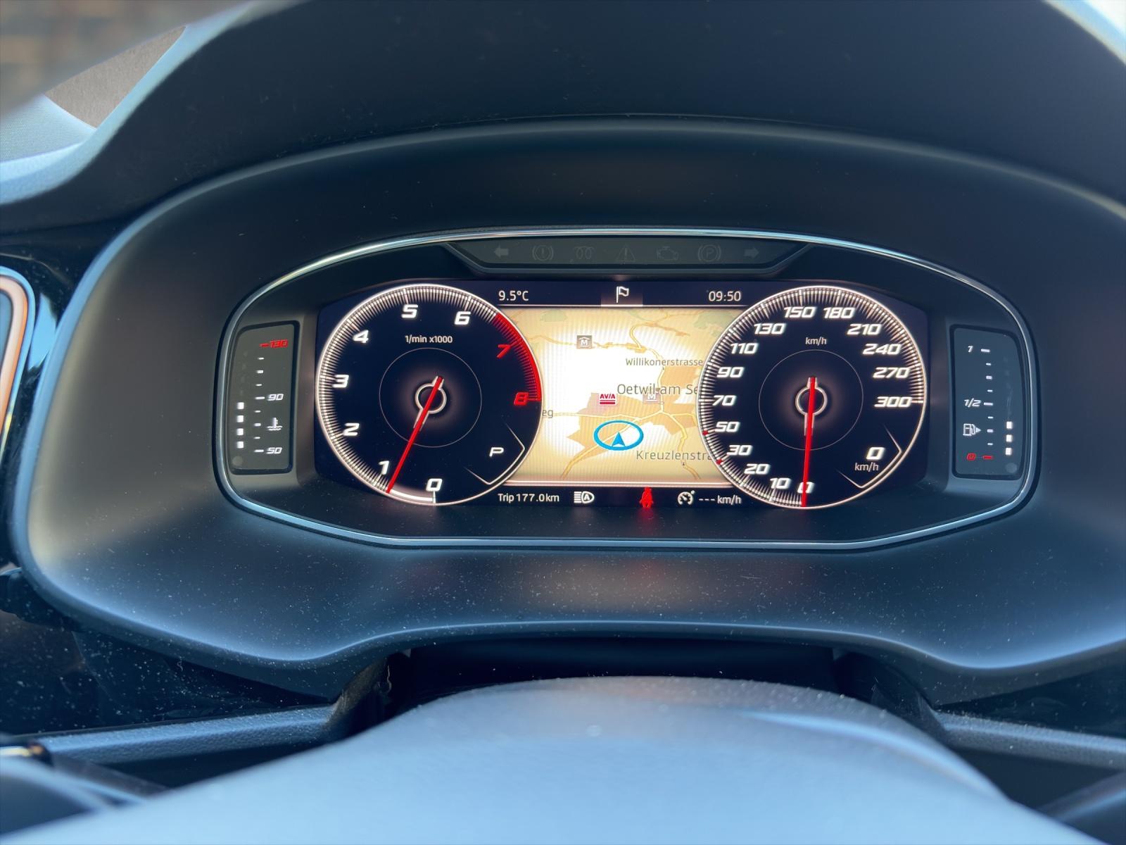 SEAT Leon ST 2.0 TSI 300 Cupra R 4Drive DSG-image-13