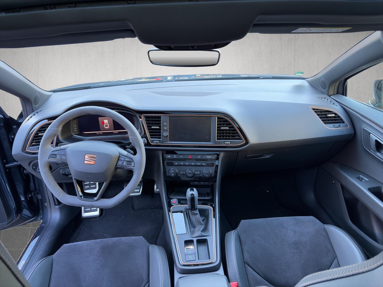 SEAT Leon ST 2.0 TSI 300 Cupra R 4Drive DSG-image-9