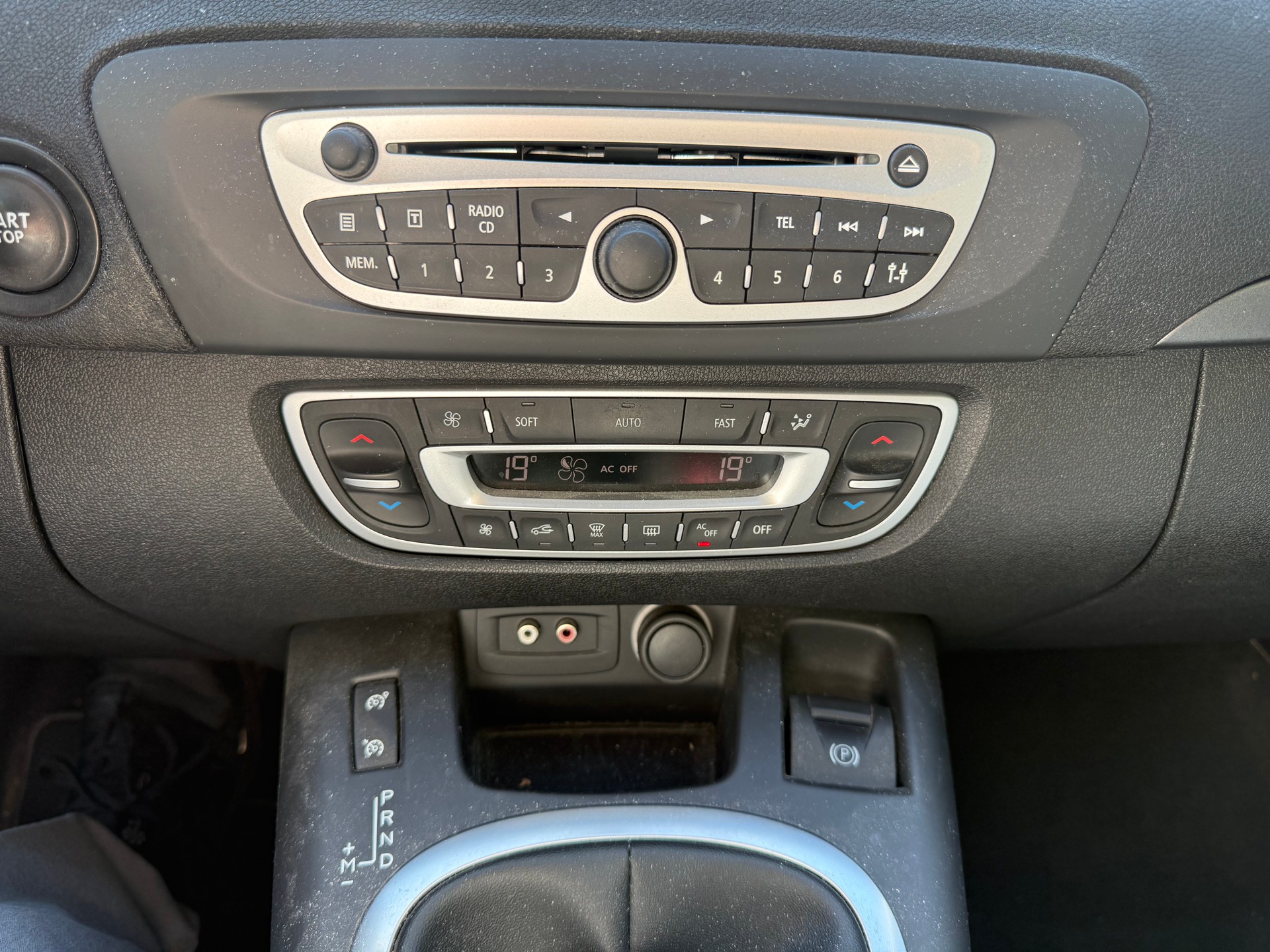 RENAULT Scénic 2.0 16V Dynamique X-Tronic CVT-image-10