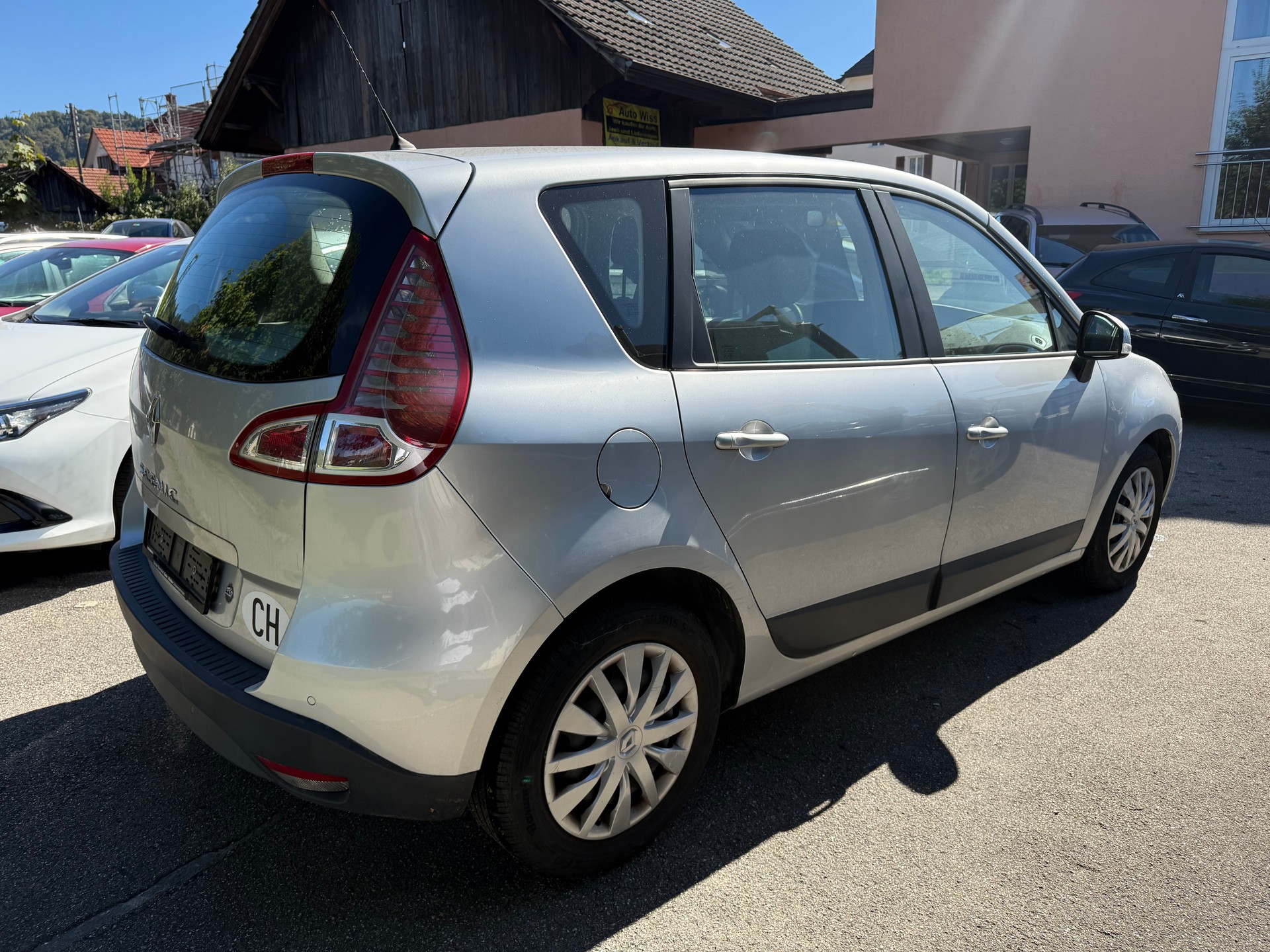 RENAULT Scénic 2.0 16V Dynamique X-Tronic CVT-image-3
