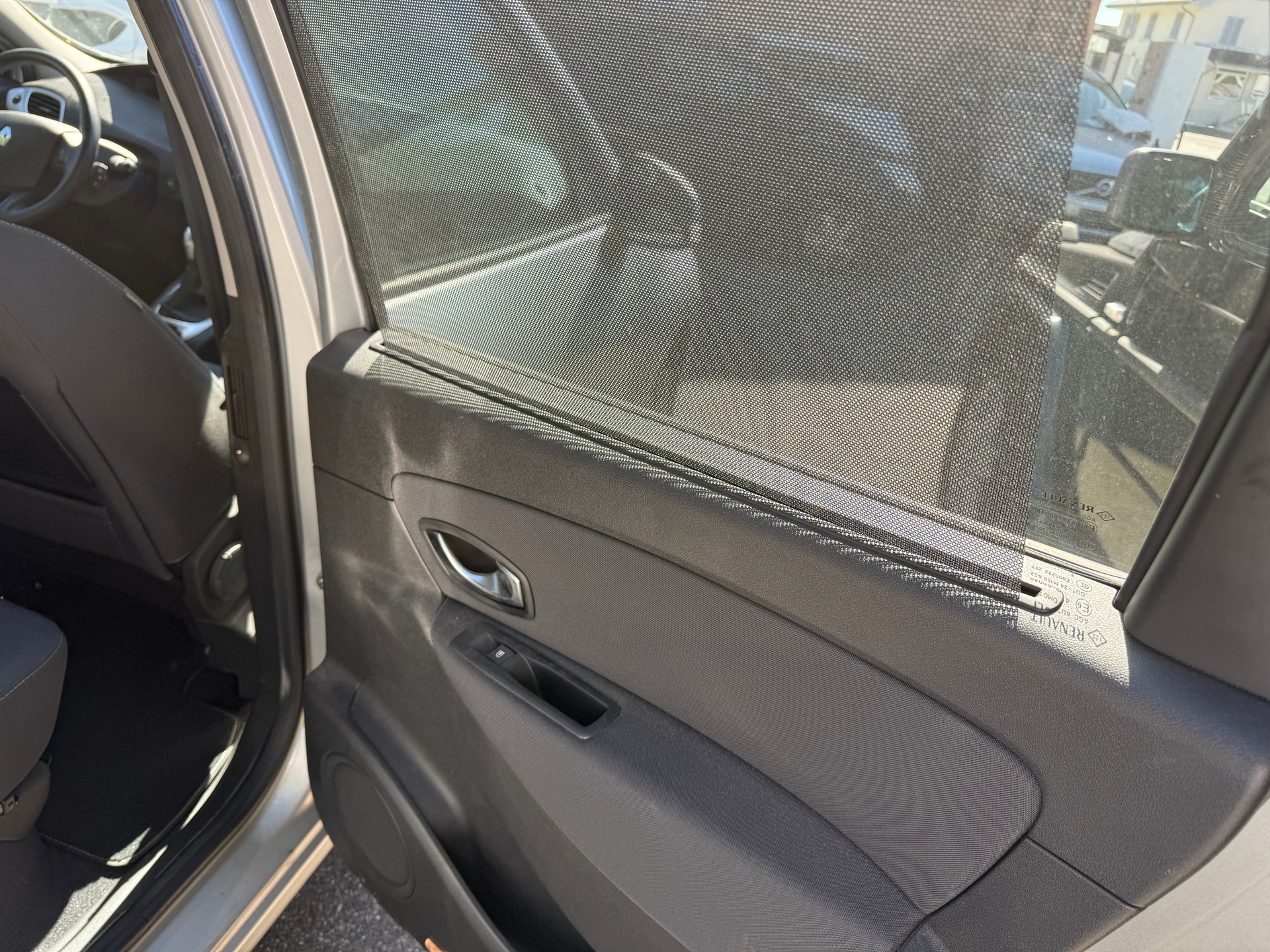 RENAULT Scénic 2.0 16V Dynamique X-Tronic CVT-image-12