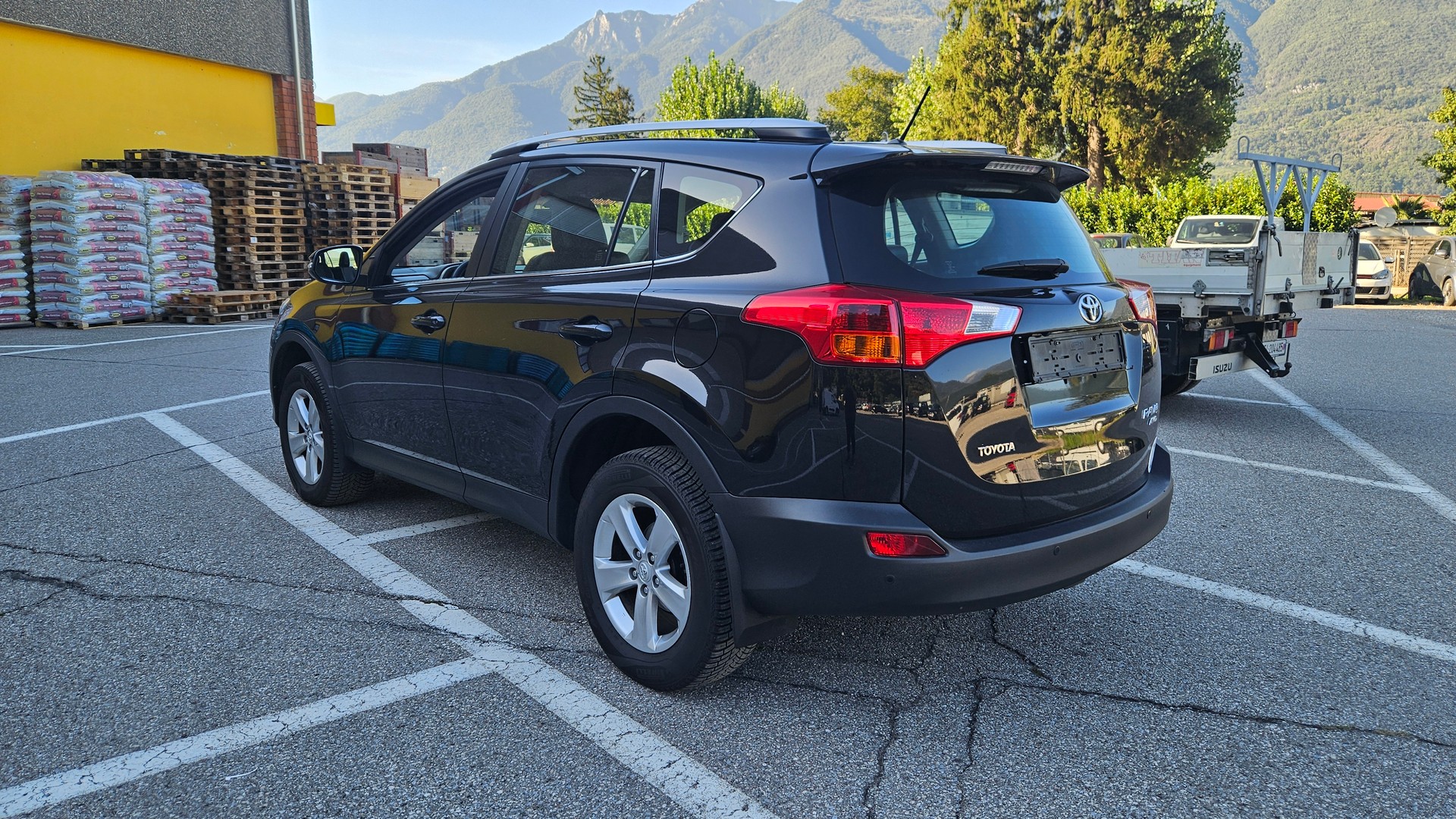 TOYOTA RAV-4-image-4