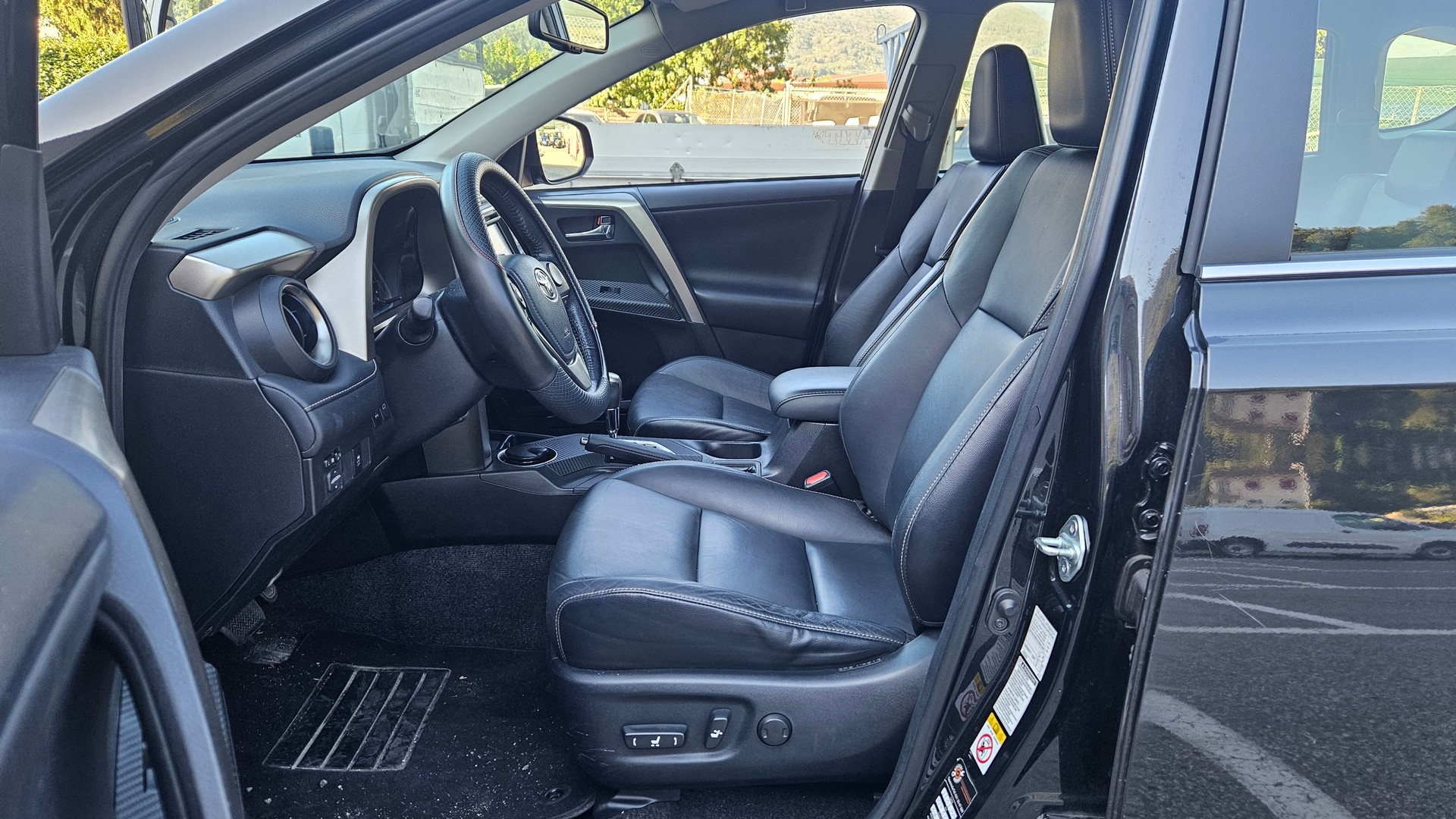 TOYOTA RAV-4-image-5