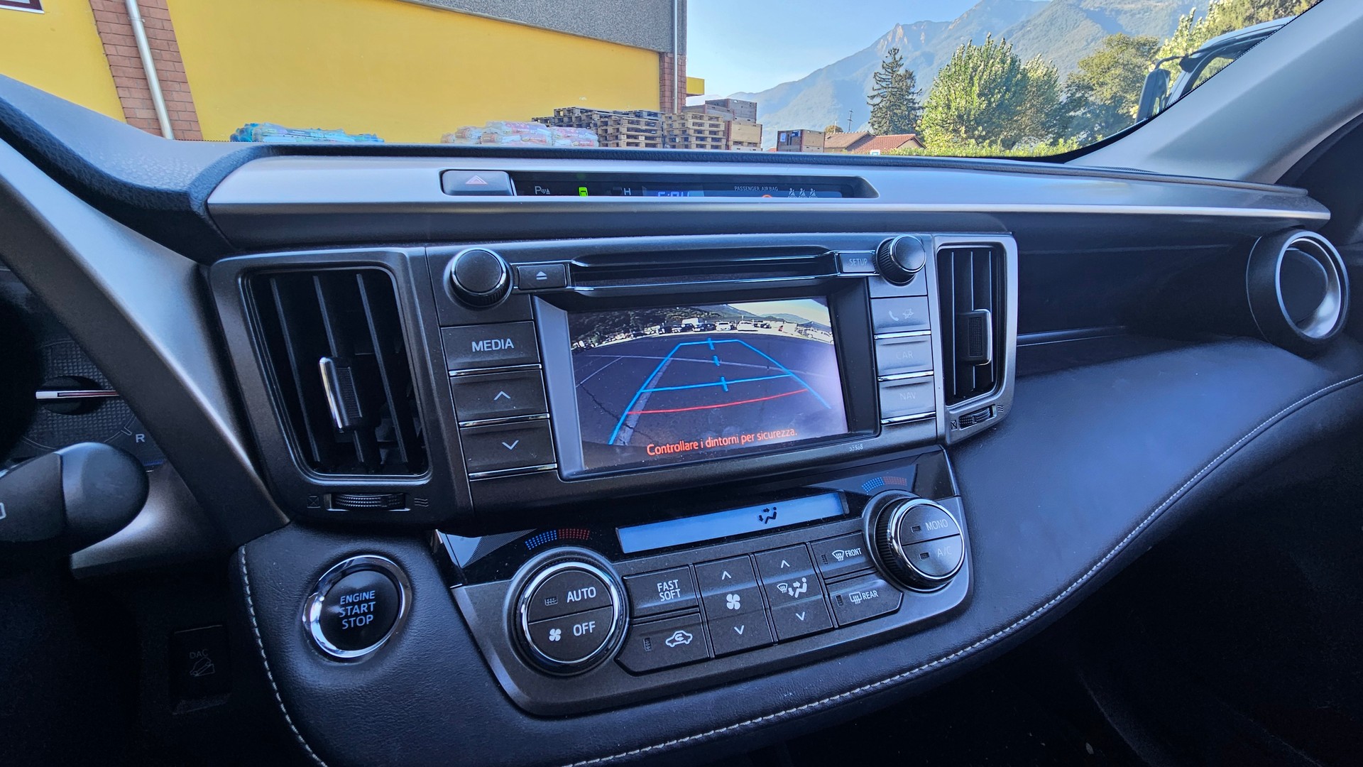 TOYOTA RAV-4-image-8
