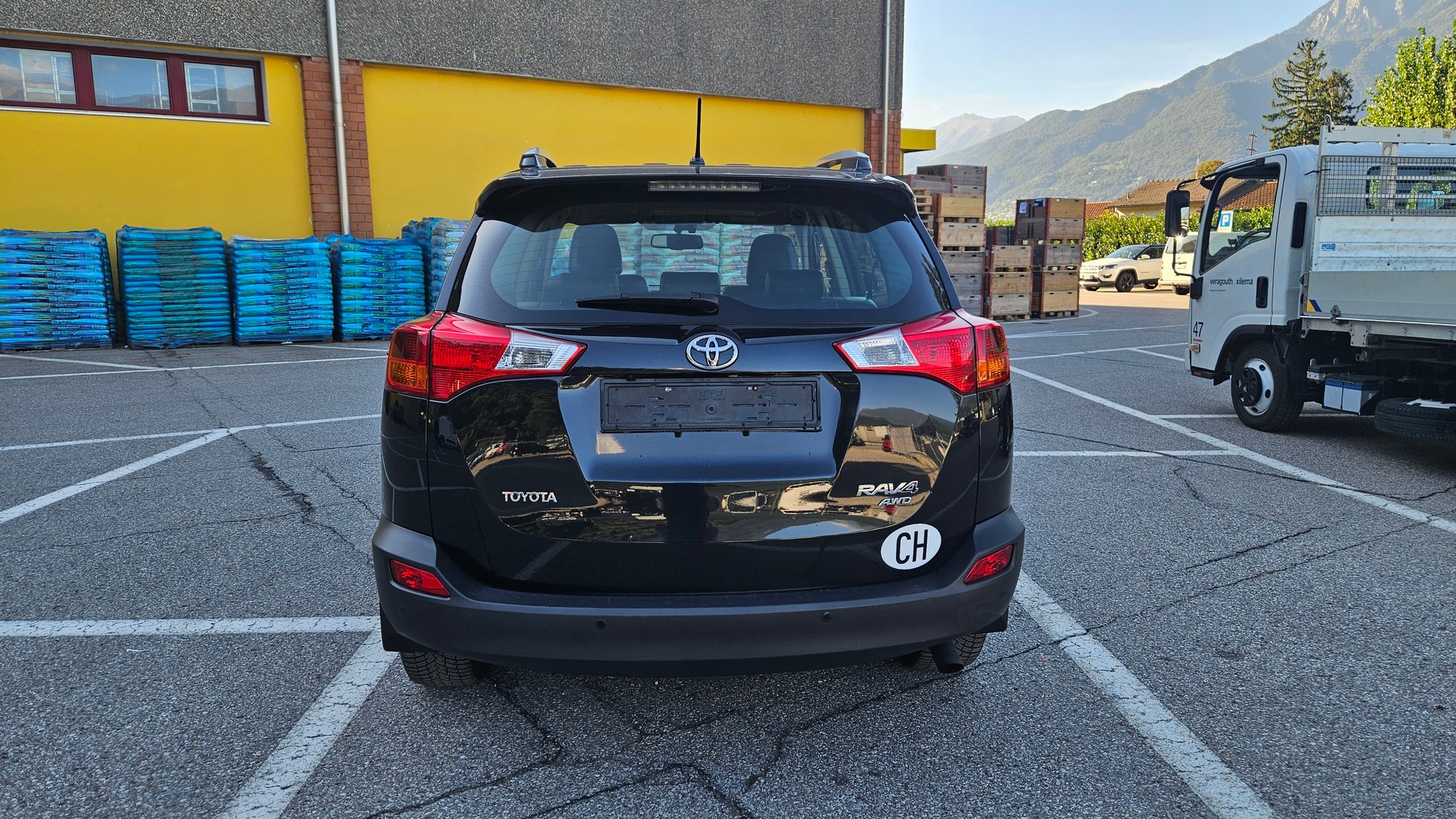 TOYOTA RAV-4-image-3