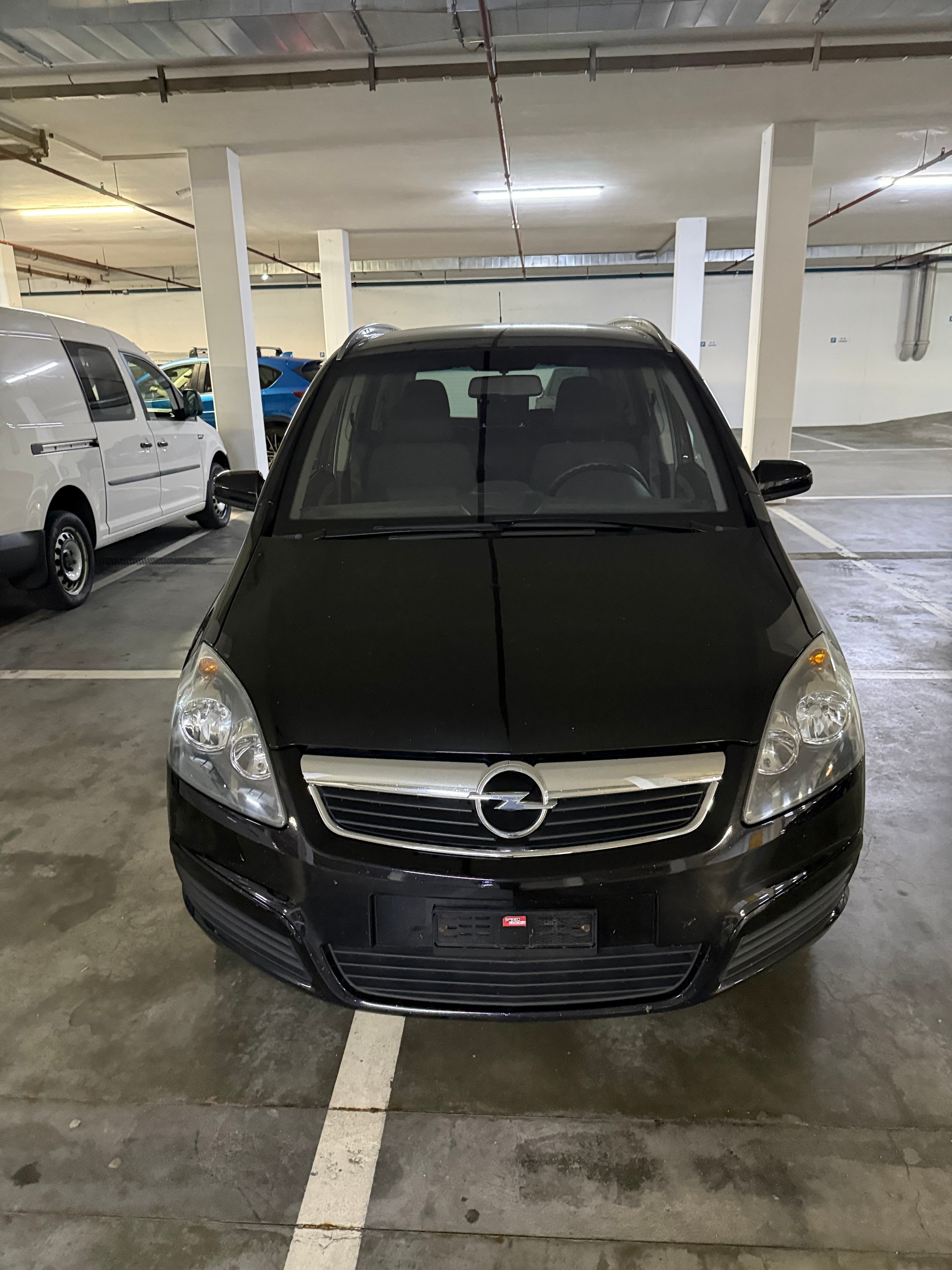 OPEL Zafira 1.8i 16V Cosmo-image-0