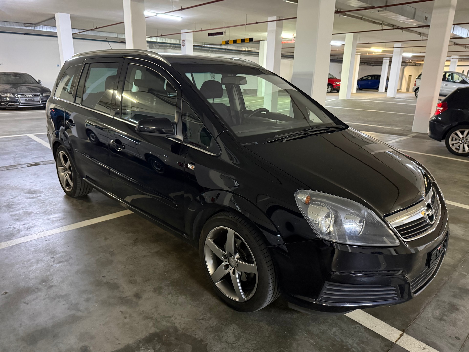 OPEL Zafira 1.8i 16V Cosmo-image-1