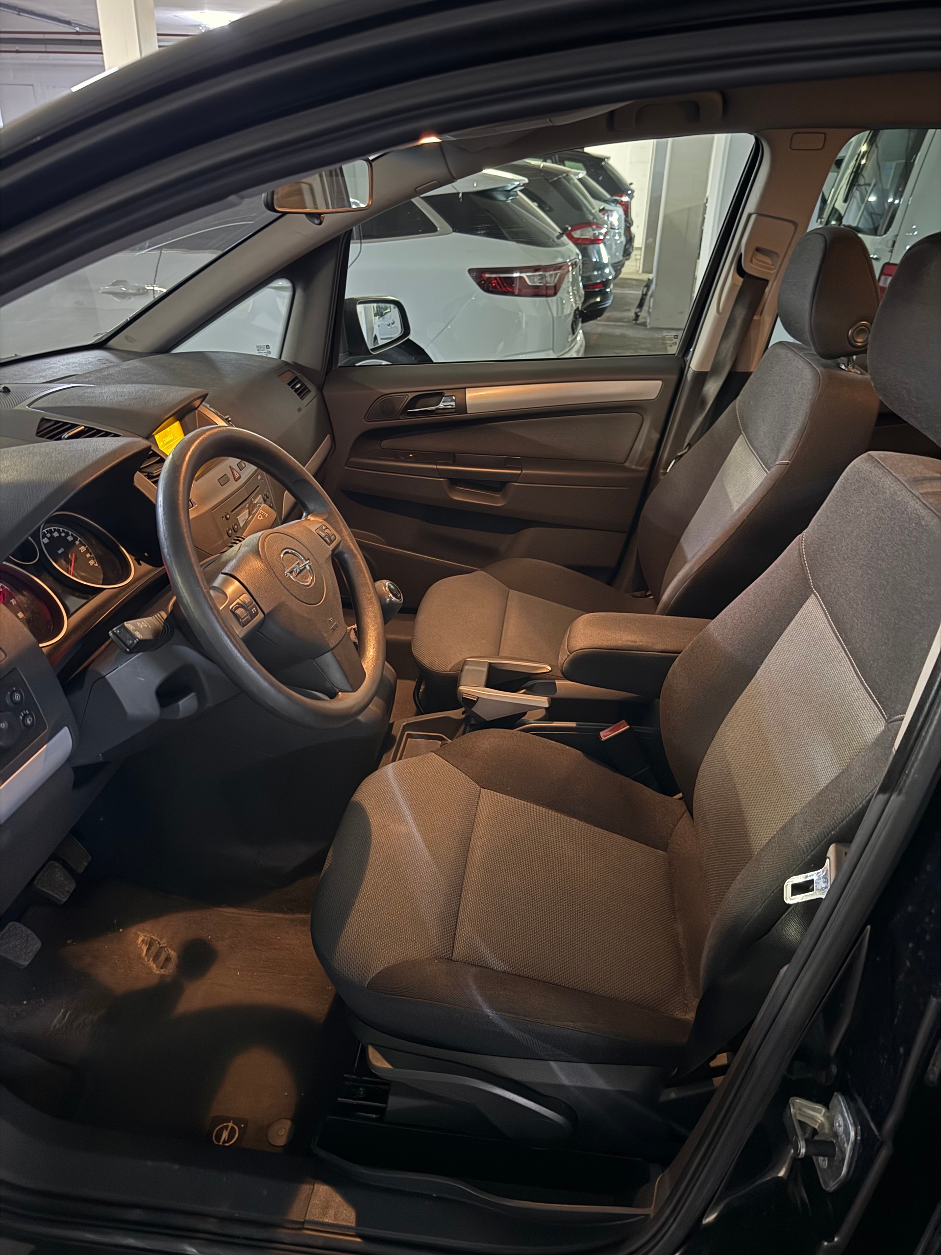 OPEL Zafira 1.8i 16V Cosmo-image-7