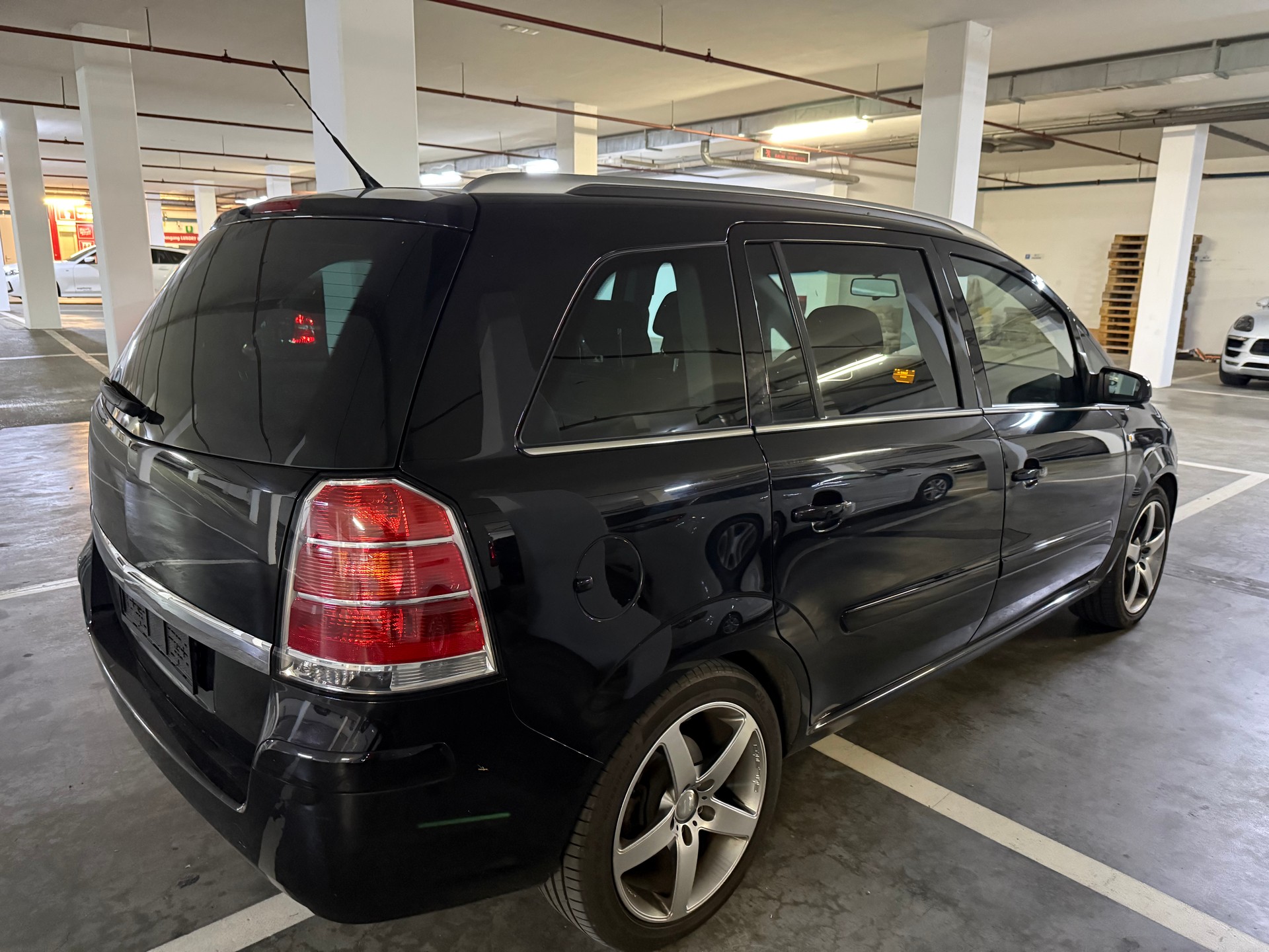 OPEL Zafira 1.8i 16V Cosmo-image-5