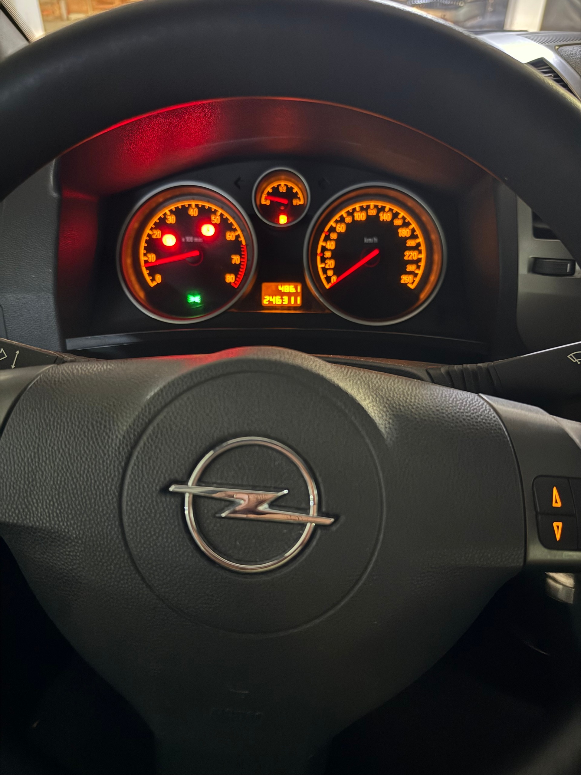 OPEL Zafira 1.8i 16V Cosmo-image-11