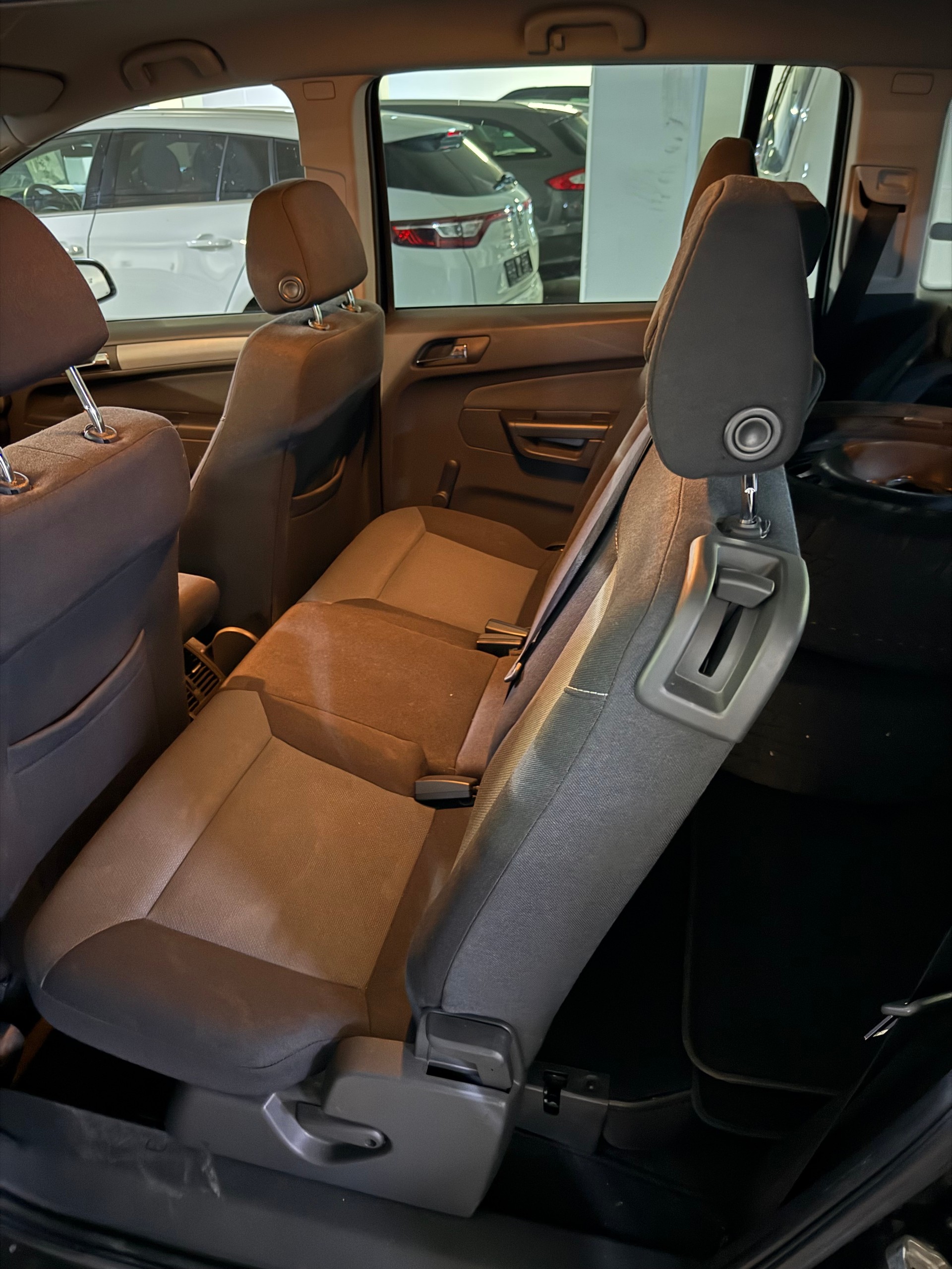 OPEL Zafira 1.8i 16V Cosmo-image-9