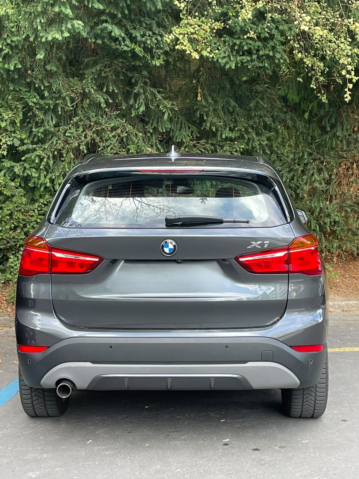BMW 18i sDrive-image-2