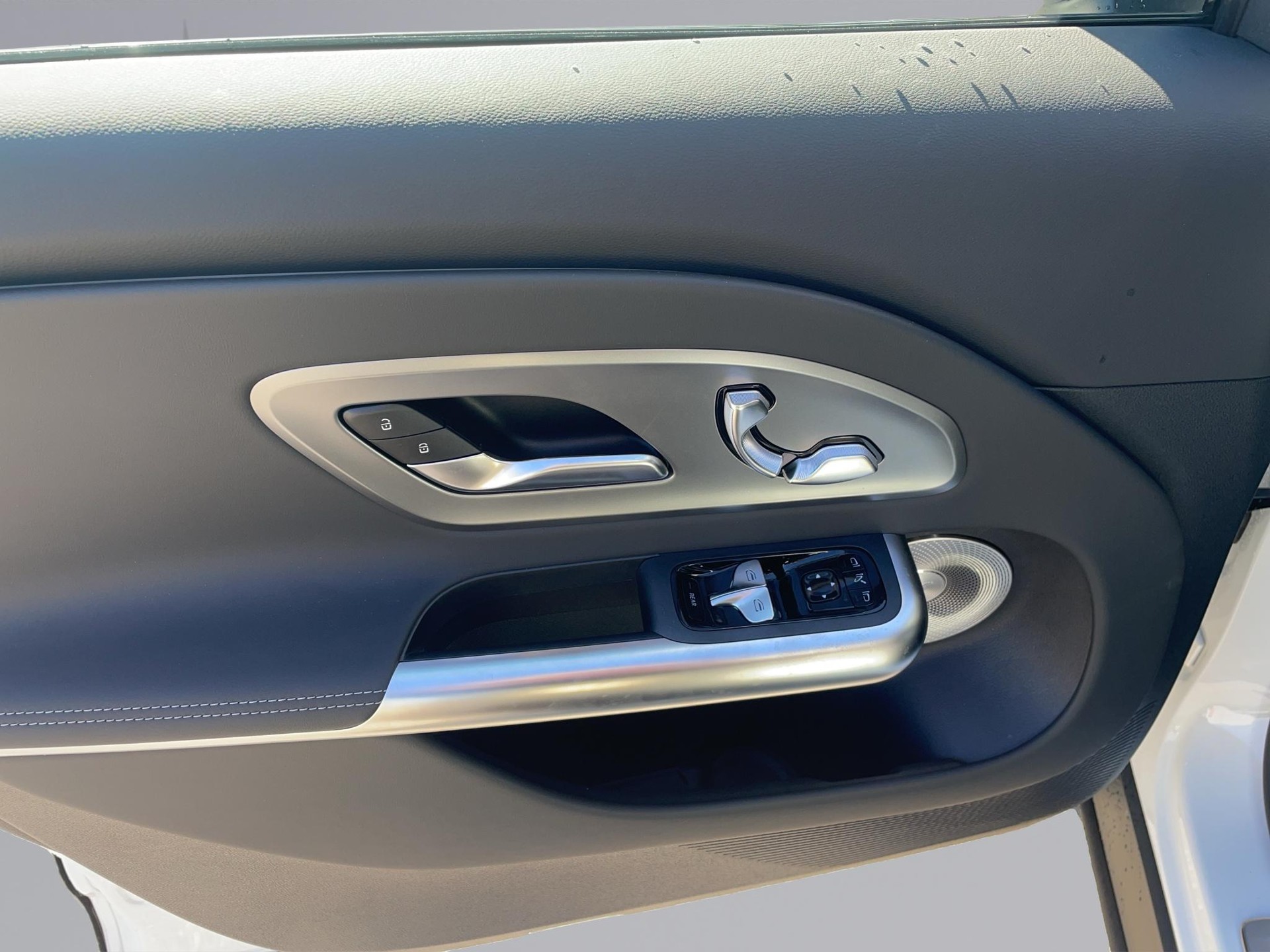 MERCEDES-BENZ GLB-Klasse X248 GLB 220 4matic-image-10