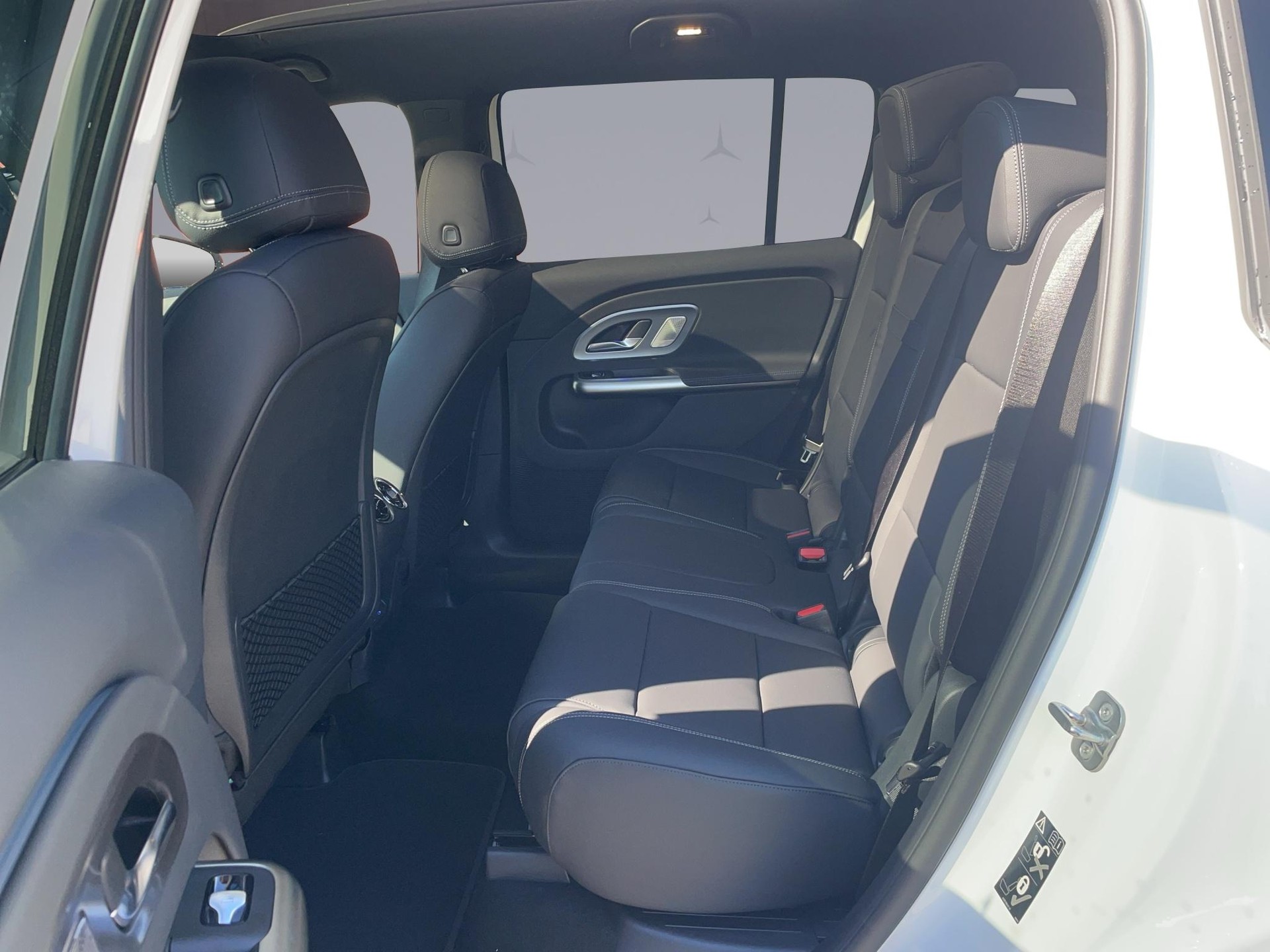 MERCEDES-BENZ GLB-Klasse X248 GLB 220 4matic-image-12