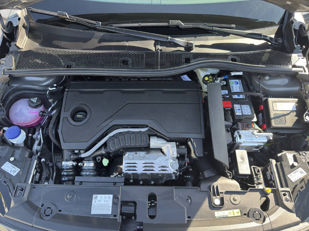 PEUGEOT 208 1.2 Hybrid 145 GT Exclusive-image-9