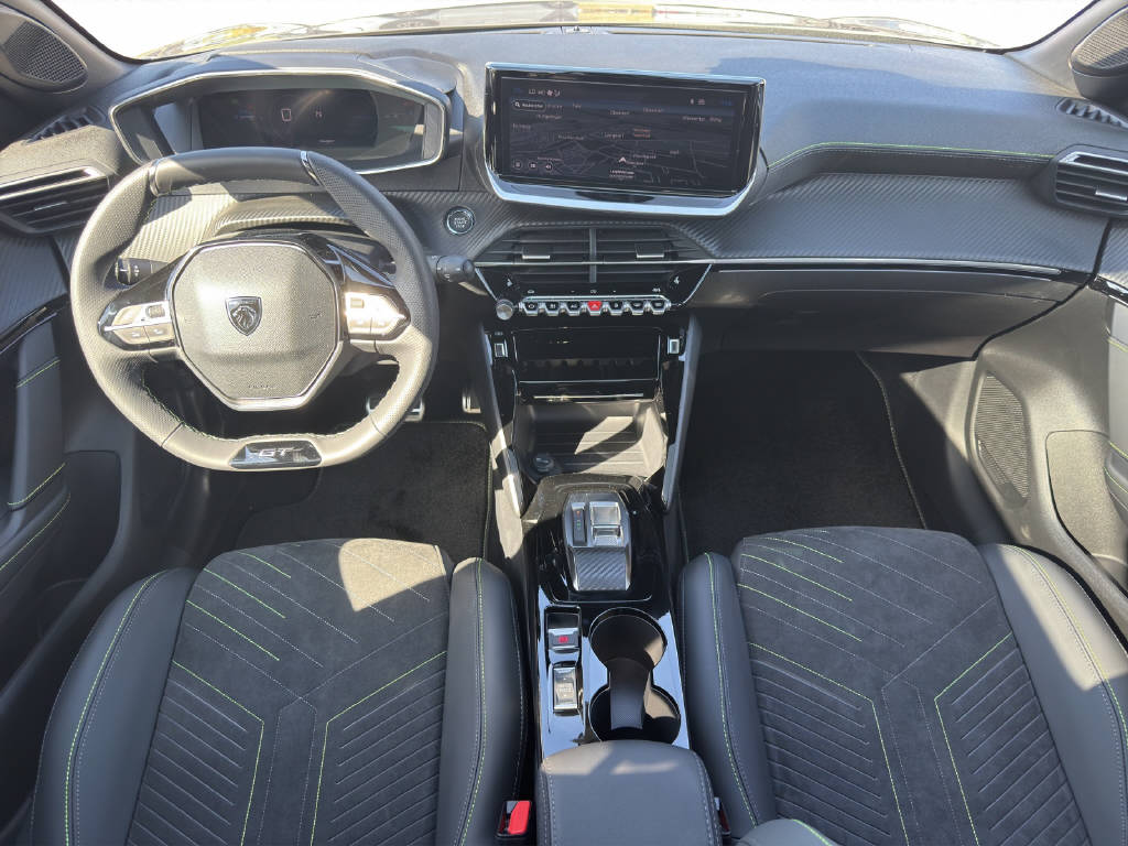 PEUGEOT 208 1.2 Hybrid 145 GT Exclusive-image-13