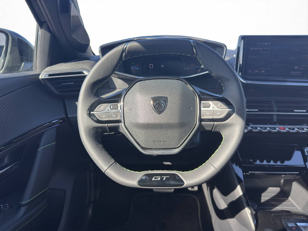PEUGEOT 208 1.2 Hybrid 145 GT Exclusive-image-11
