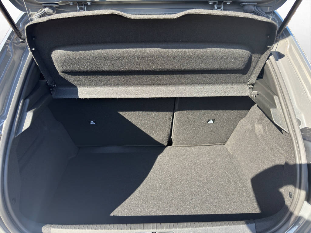 PEUGEOT 208 1.2 Hybrid 145 GT Exclusive-image-8