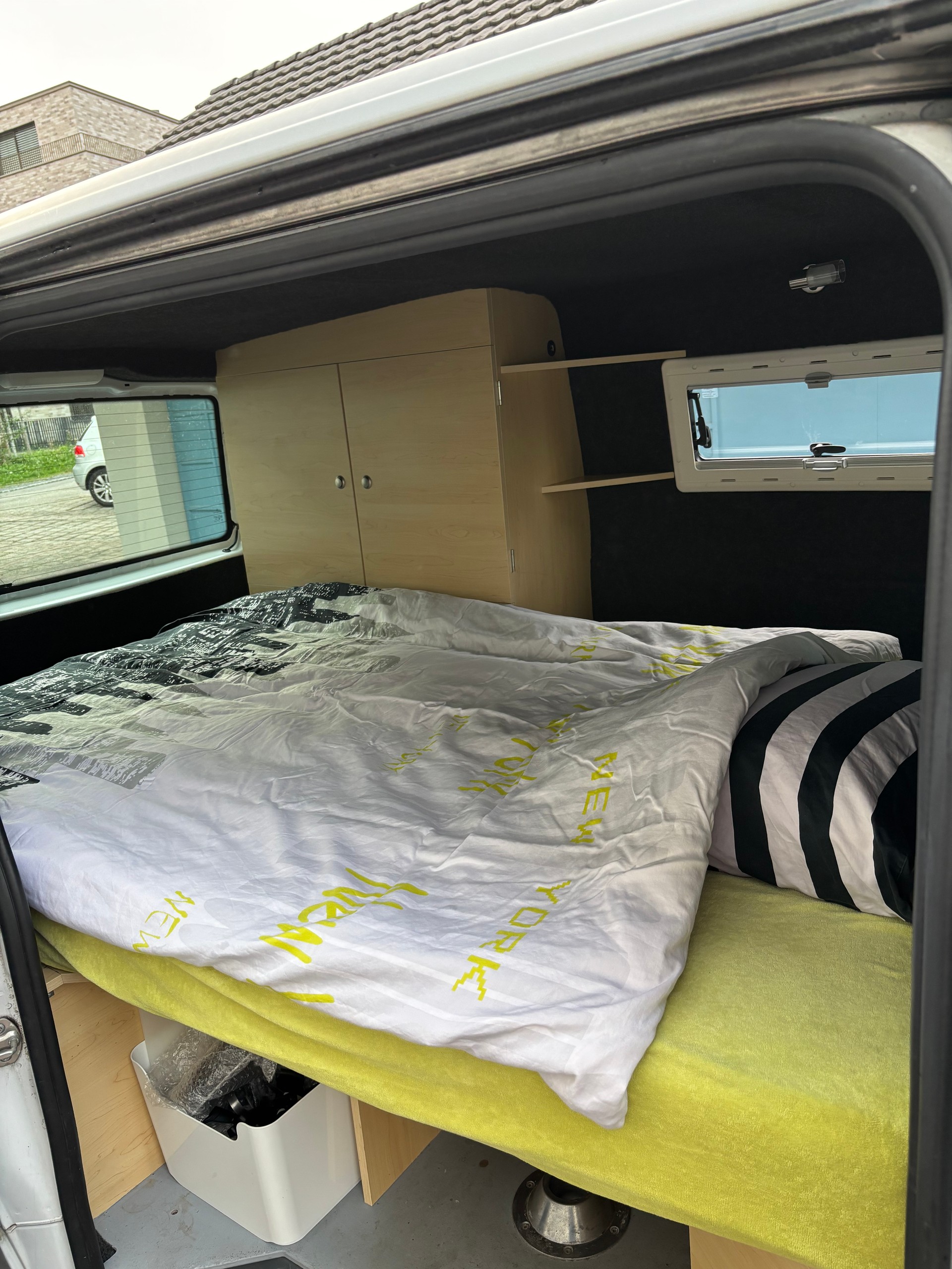 MERCEDES-BENZ 111 Camper Van-image-3
