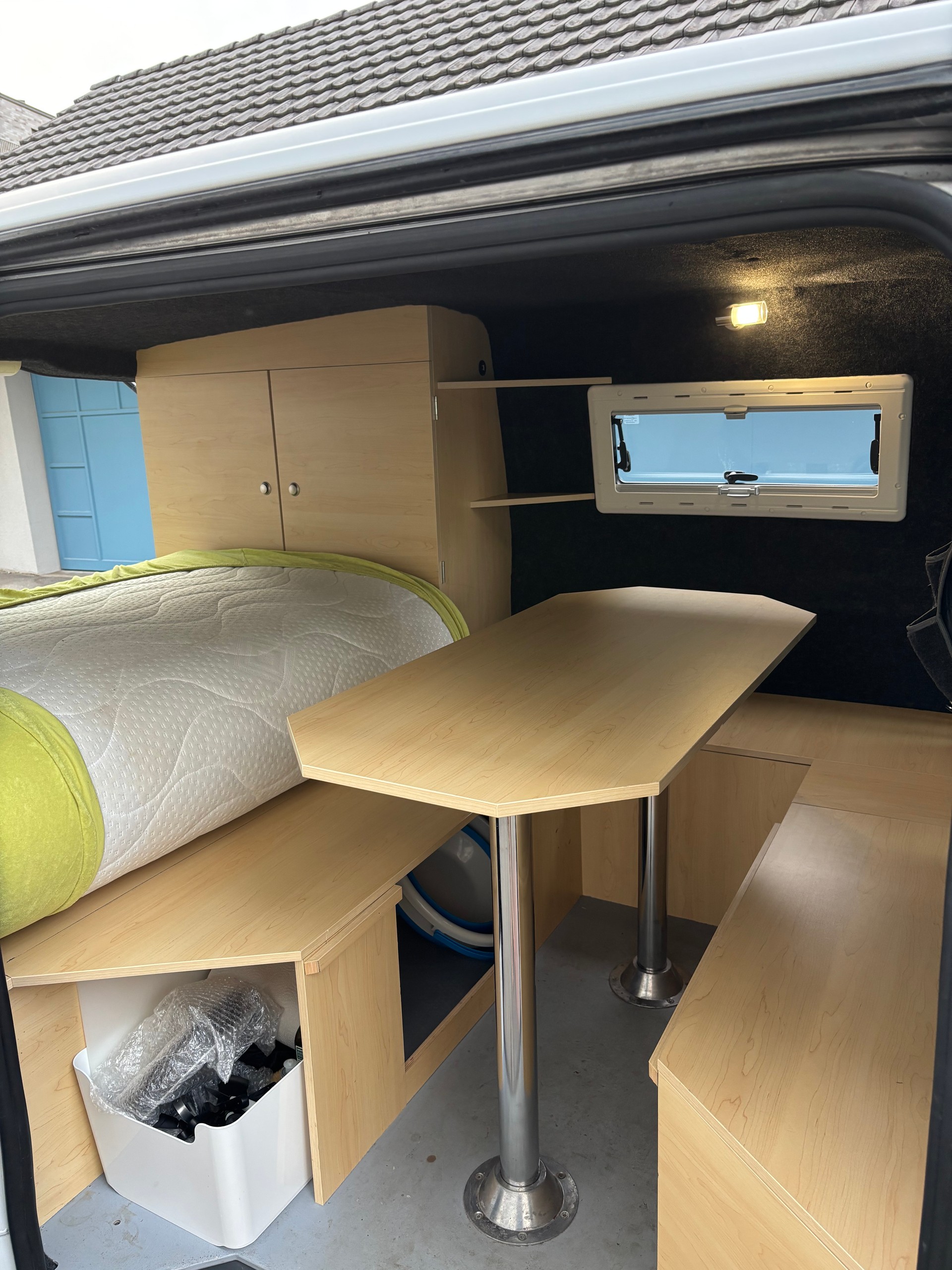 MERCEDES-BENZ 111 Camper Van-image-4