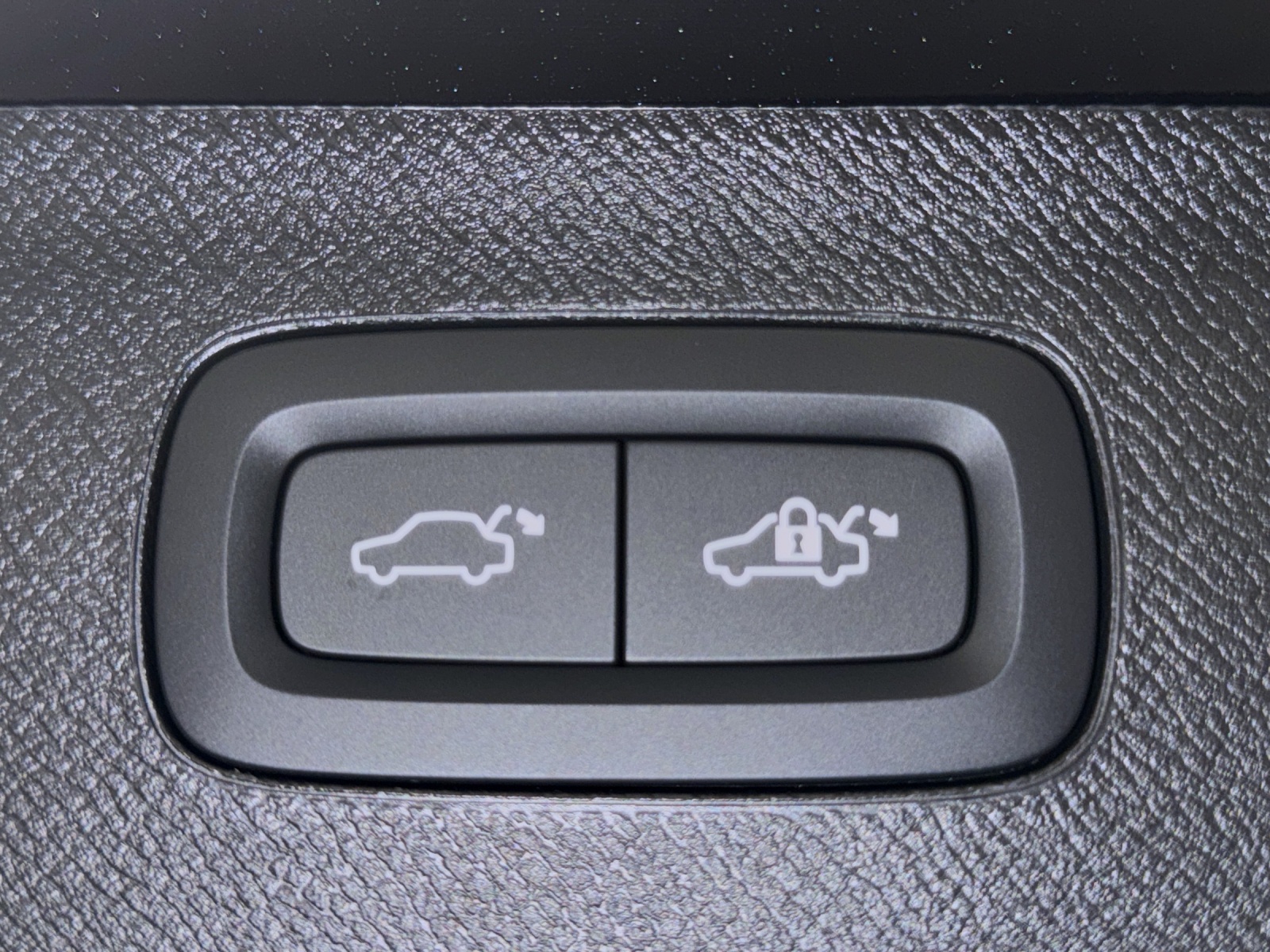 VOLVO XC90 2.0 B5 MH Black Edition AWD-image-15