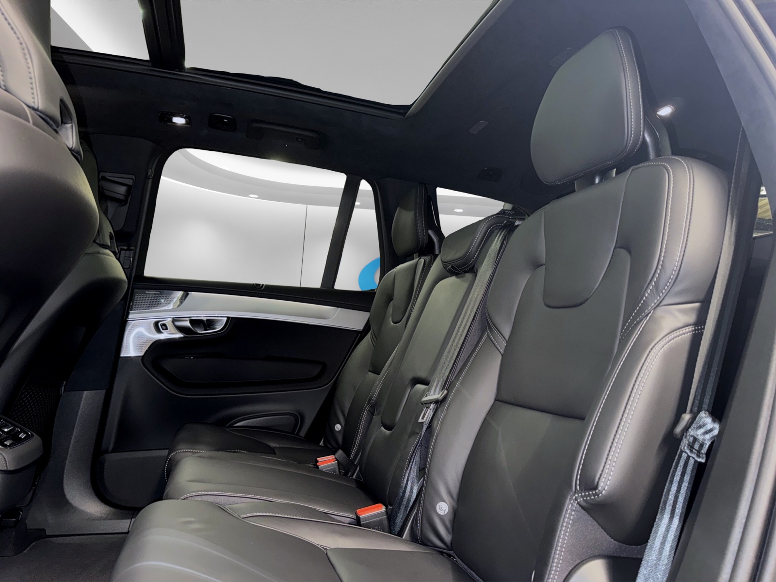 VOLVO XC90 2.0 B5 MH Black Edition AWD-image-14