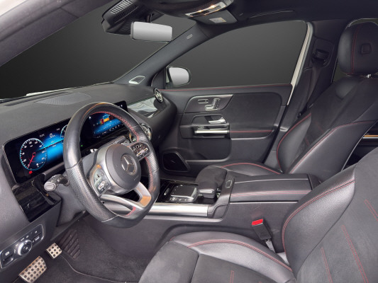 MERCEDES-BENZ GLA 250 AMG Line 4Matic-image-5