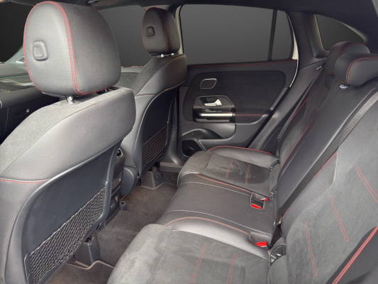 MERCEDES-BENZ GLA 250 AMG Line 4Matic-image-6