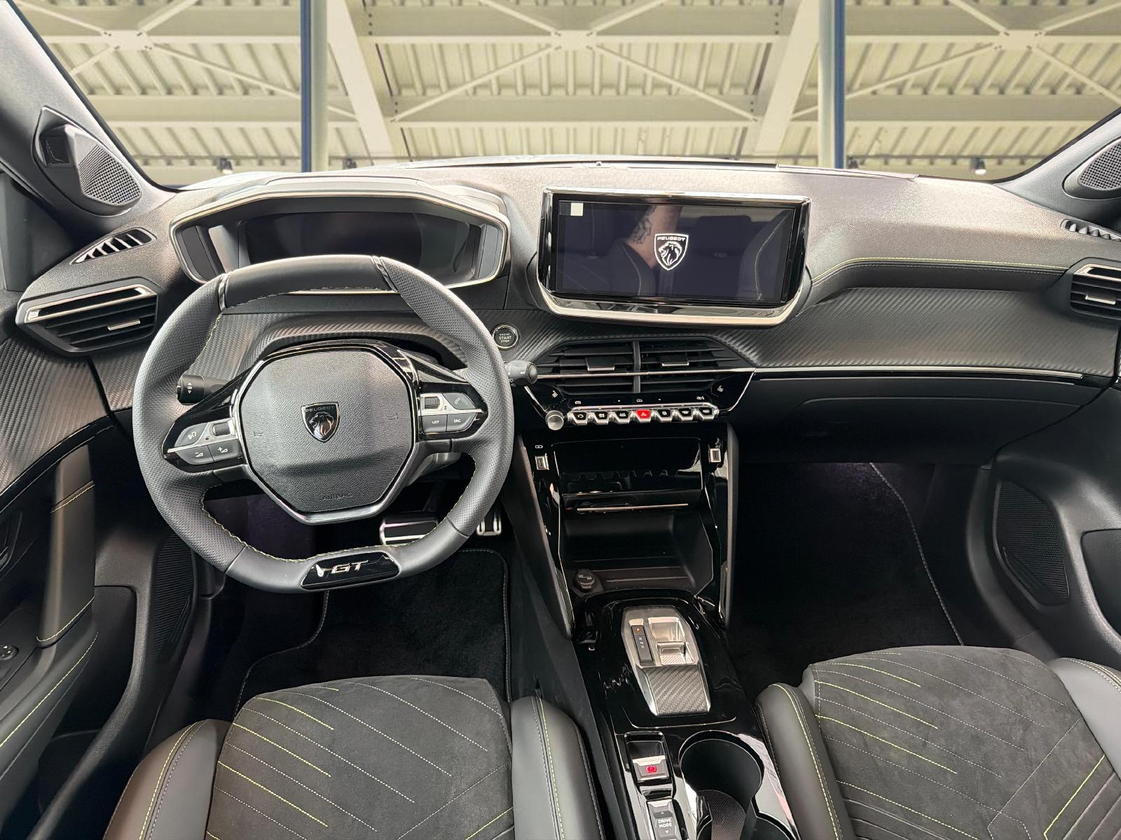 PEUGEOT 208 1.2 Hybrid 145 GT Exclusive-image-9