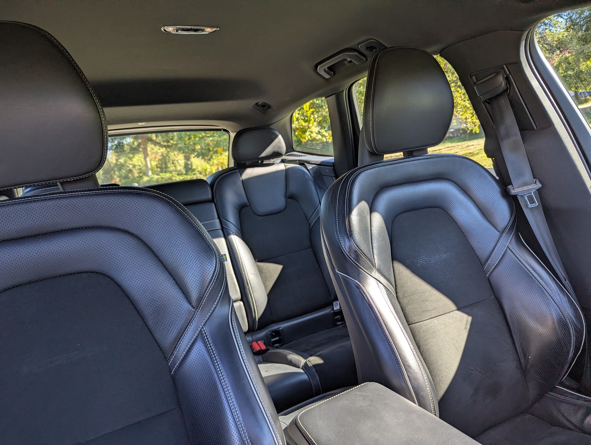 VOLVO 2.0 D4 R-Design AWD-image-5