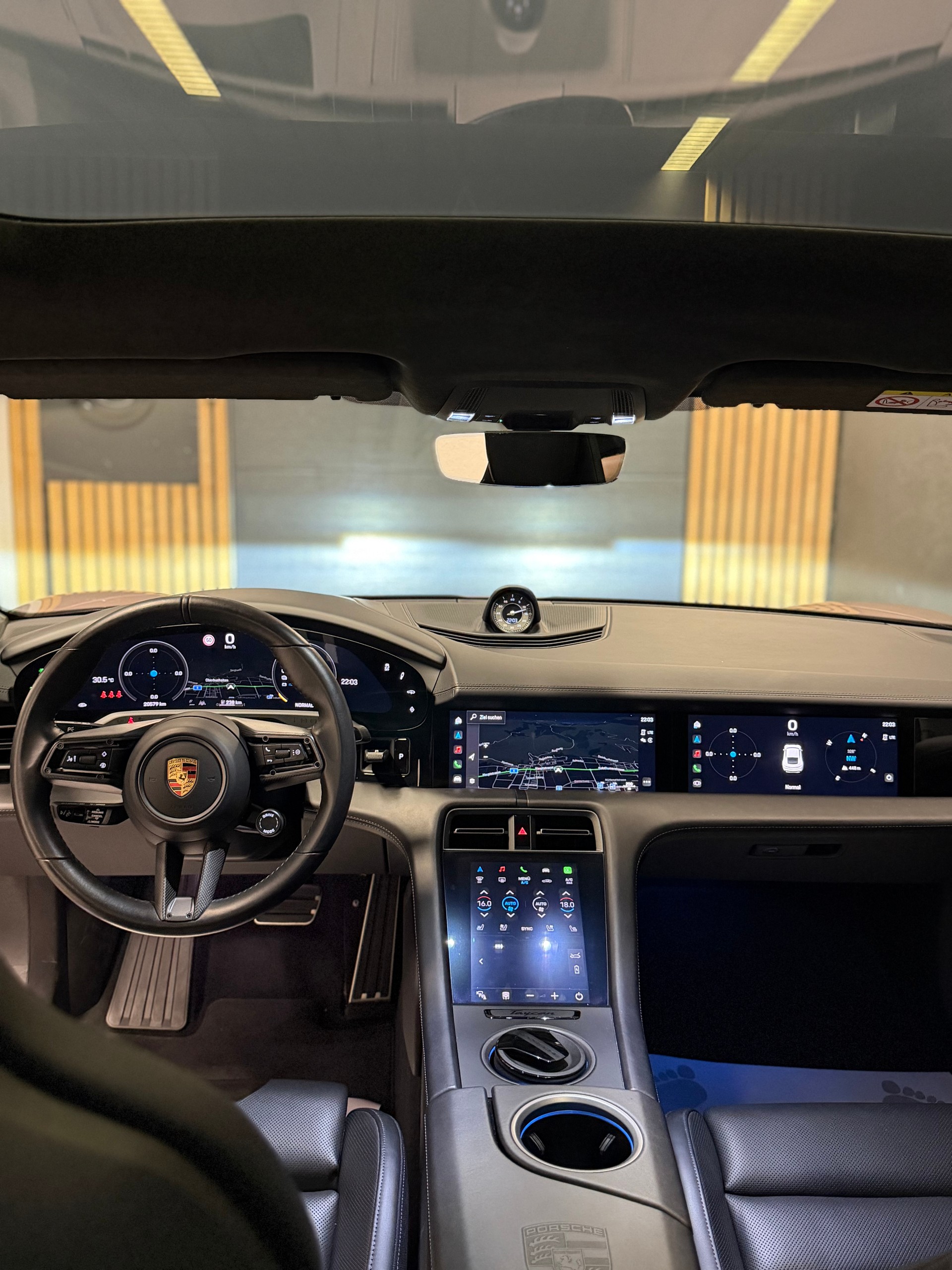 PORSCHE Taycan Turbo S- Exklusive Sonderfarbe | Porsche Approved | Traumzustand-image-14