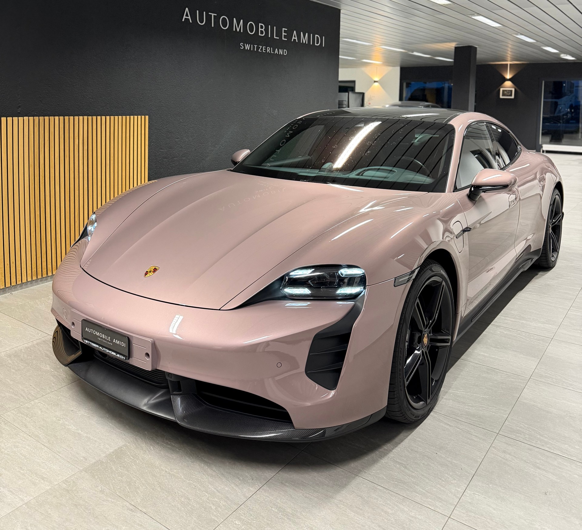 PORSCHE Taycan Turbo S- Exklusive Sonderfarbe | Porsche Approved | Traumzustand-image-0