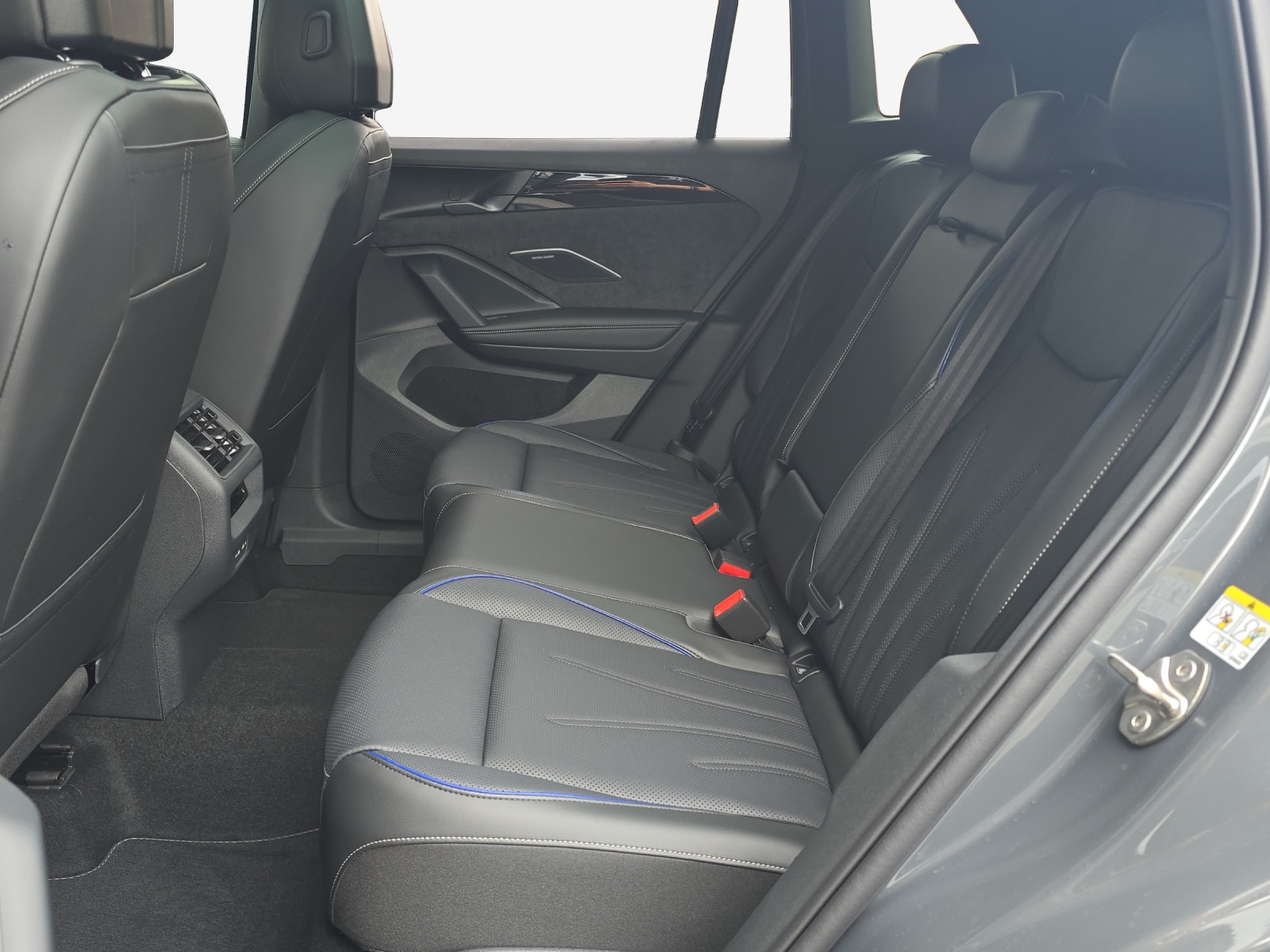 VW Tiguan 2.0 TSI DSG R-Line United 4Motion-image-11