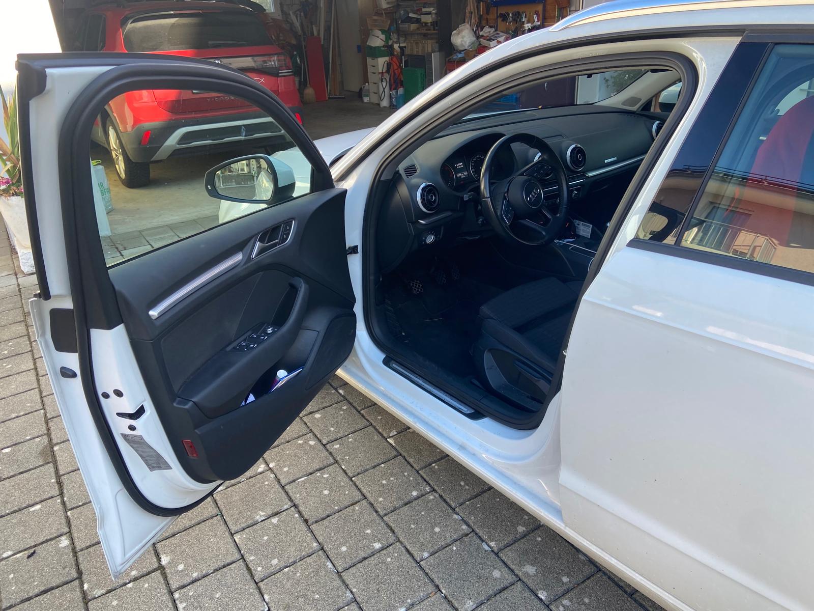AUDI A3 1.6 TDI 110 Sport-image-1