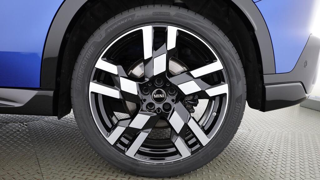 MINI Countryman S ALL4-image-8