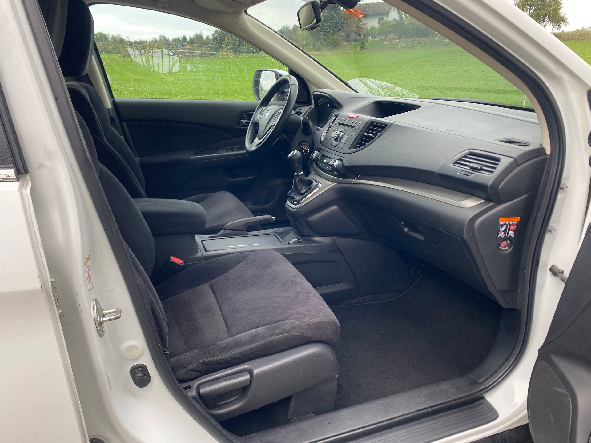 HONDA CR-V-image-12
