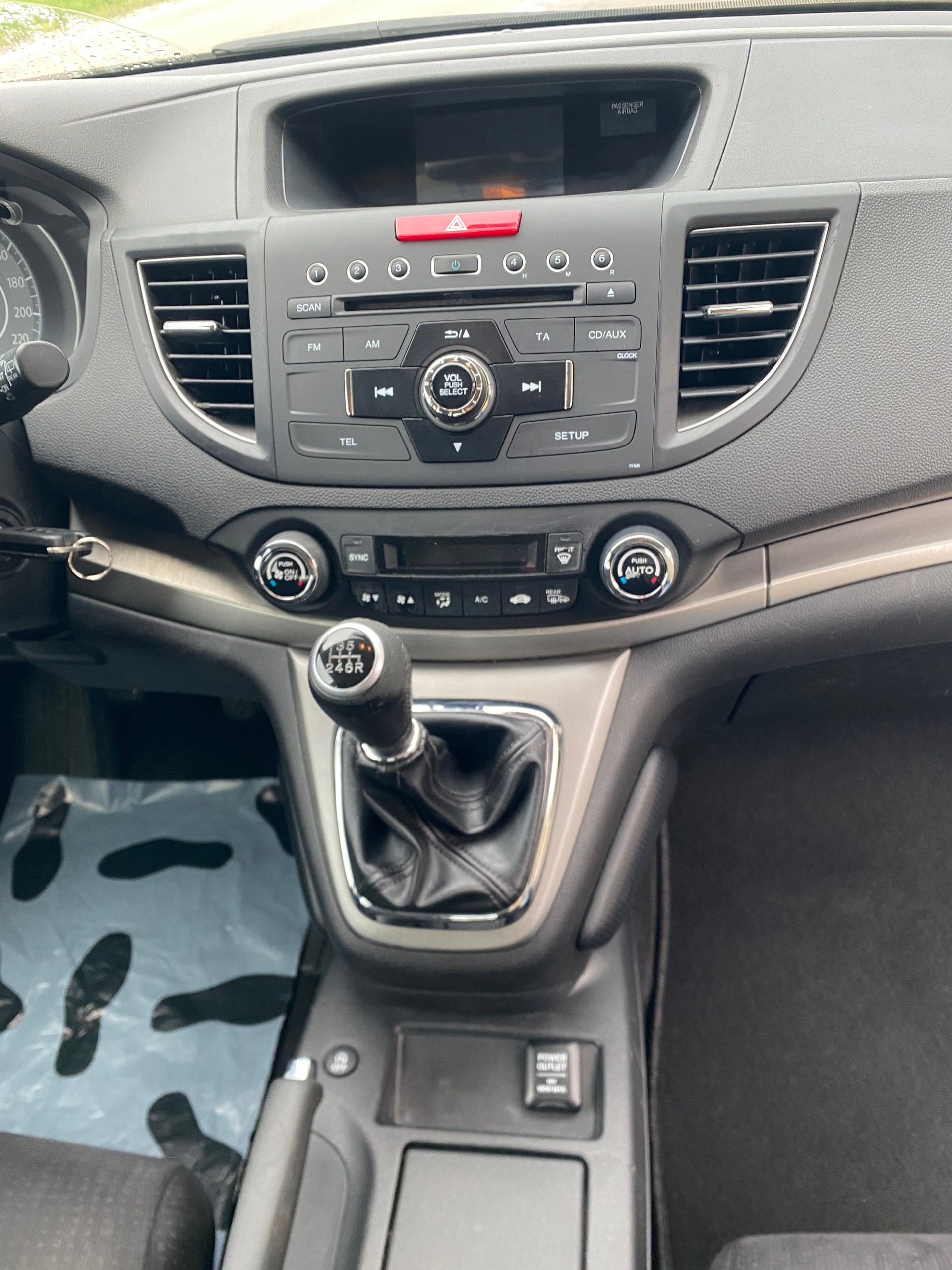 HONDA CR-V-image-10