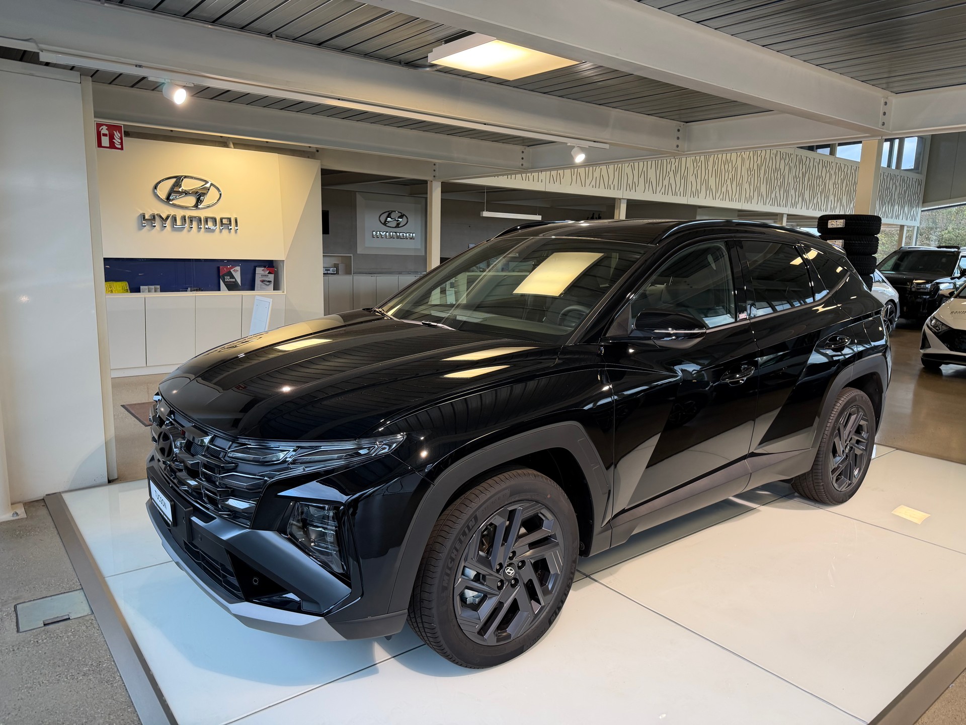 HYUNDAI Tucson 1.6 TGDI HEV Origo Black Line 4WD-image-0
